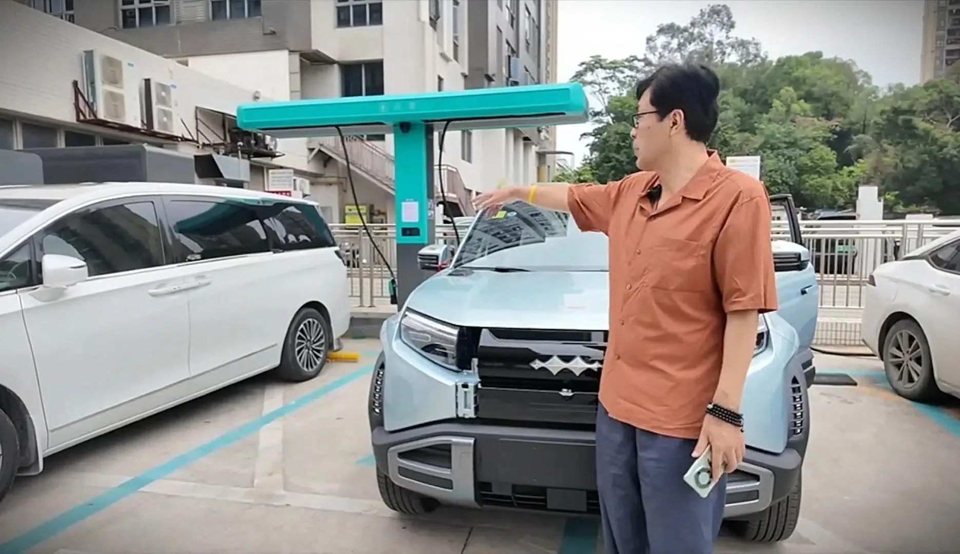 BYD снова обсуждают из-за сверхбыстрой зарядки