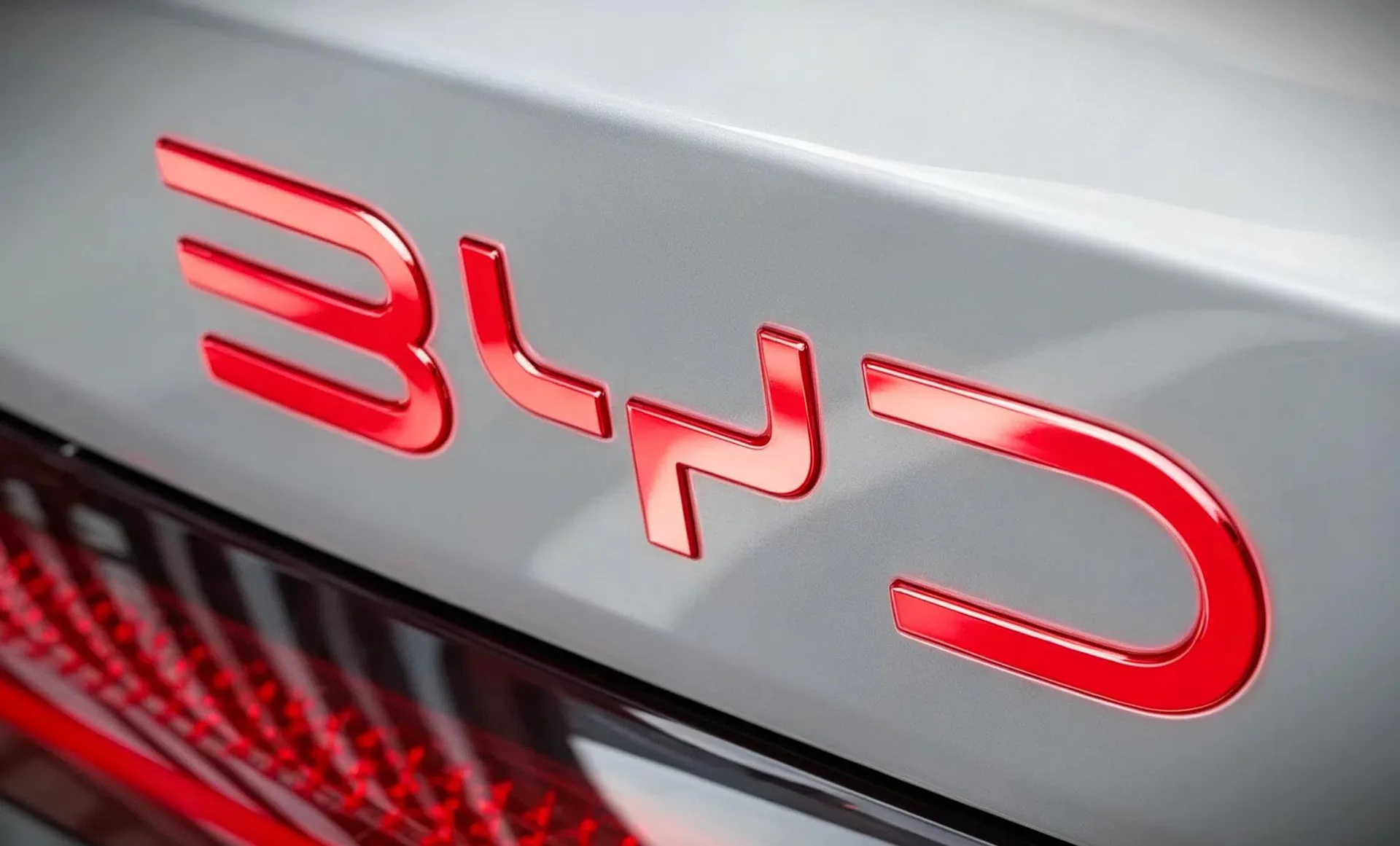 BYD говорит, что автопилот уже снижает число серьёзных аварий в разы