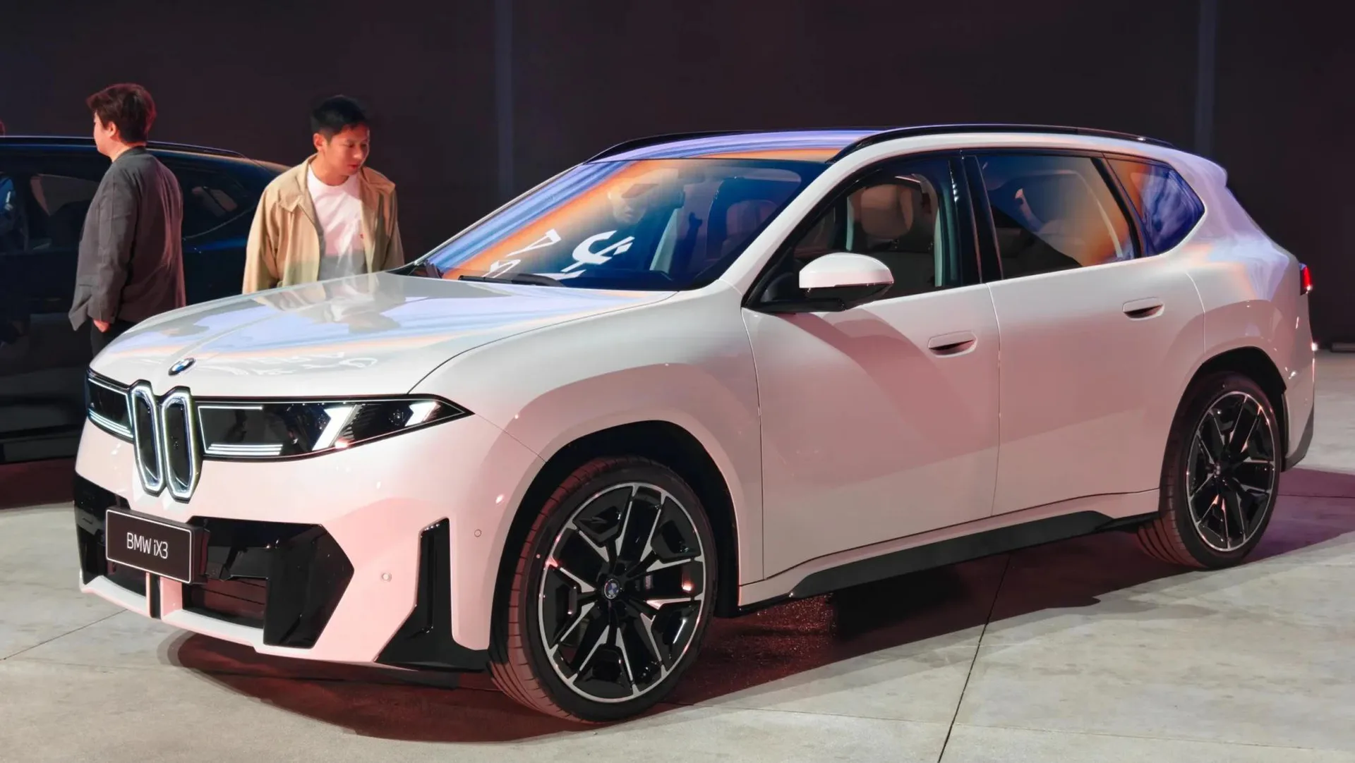 BMW iX3 для Китая проедет до 919 км