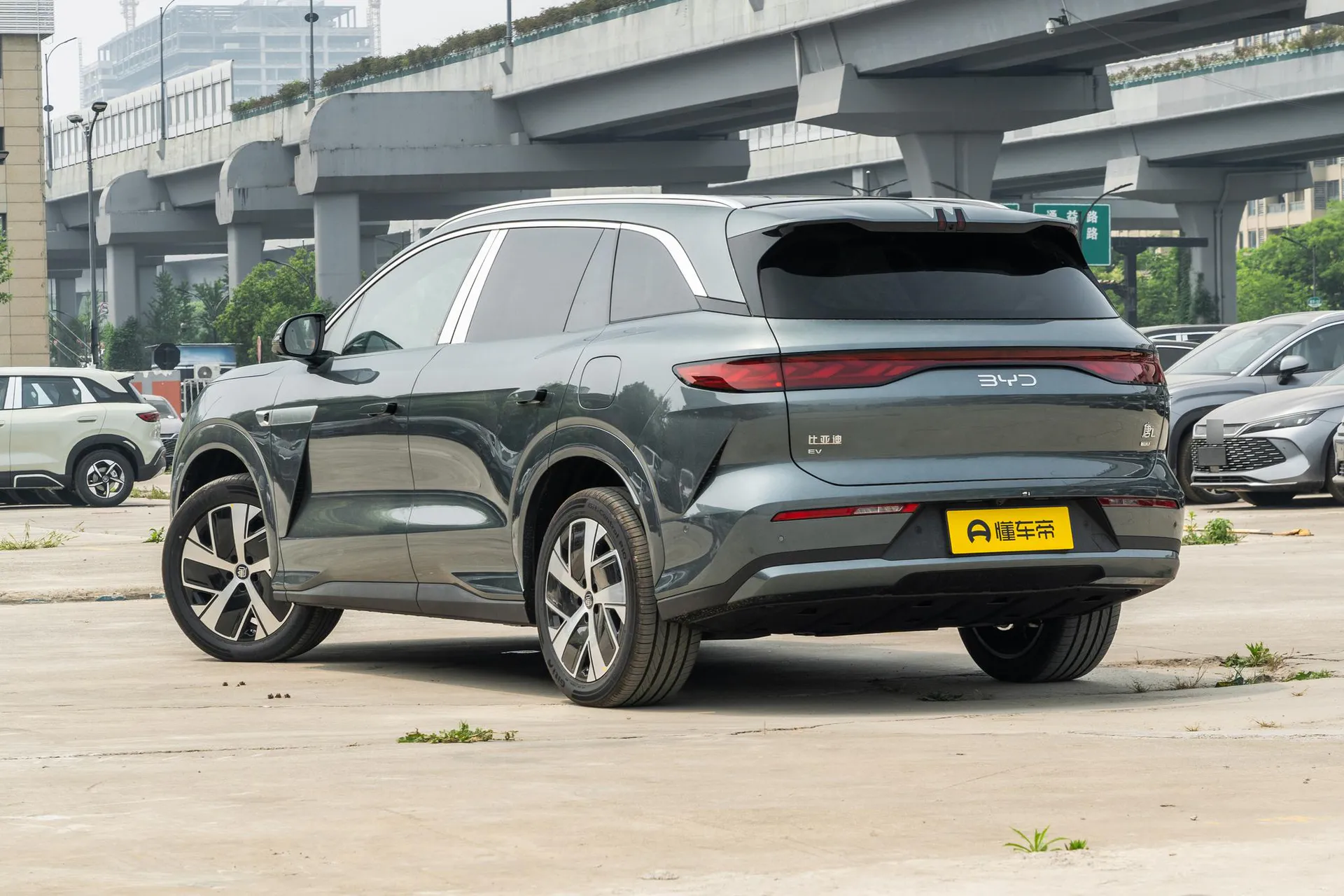  Tang L EV 670 KM RWD LiDAR Prestige