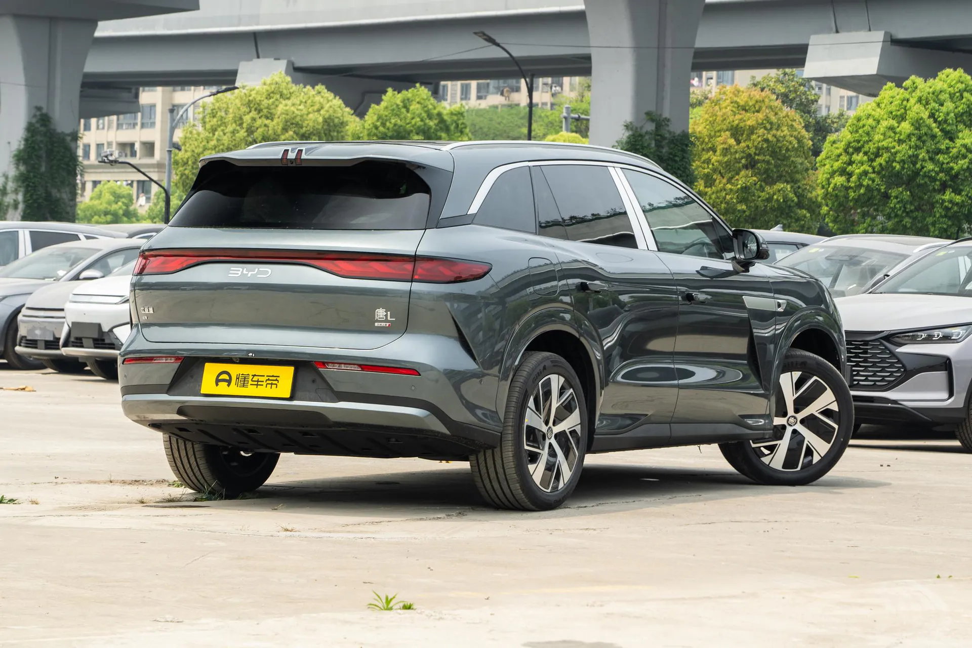  Tang L EV 670 KM RWD LiDAR Prestige