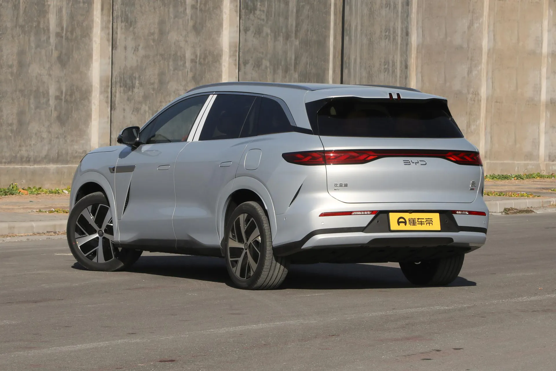  Tang L EV 670 KM RWD LiDAR Prestige