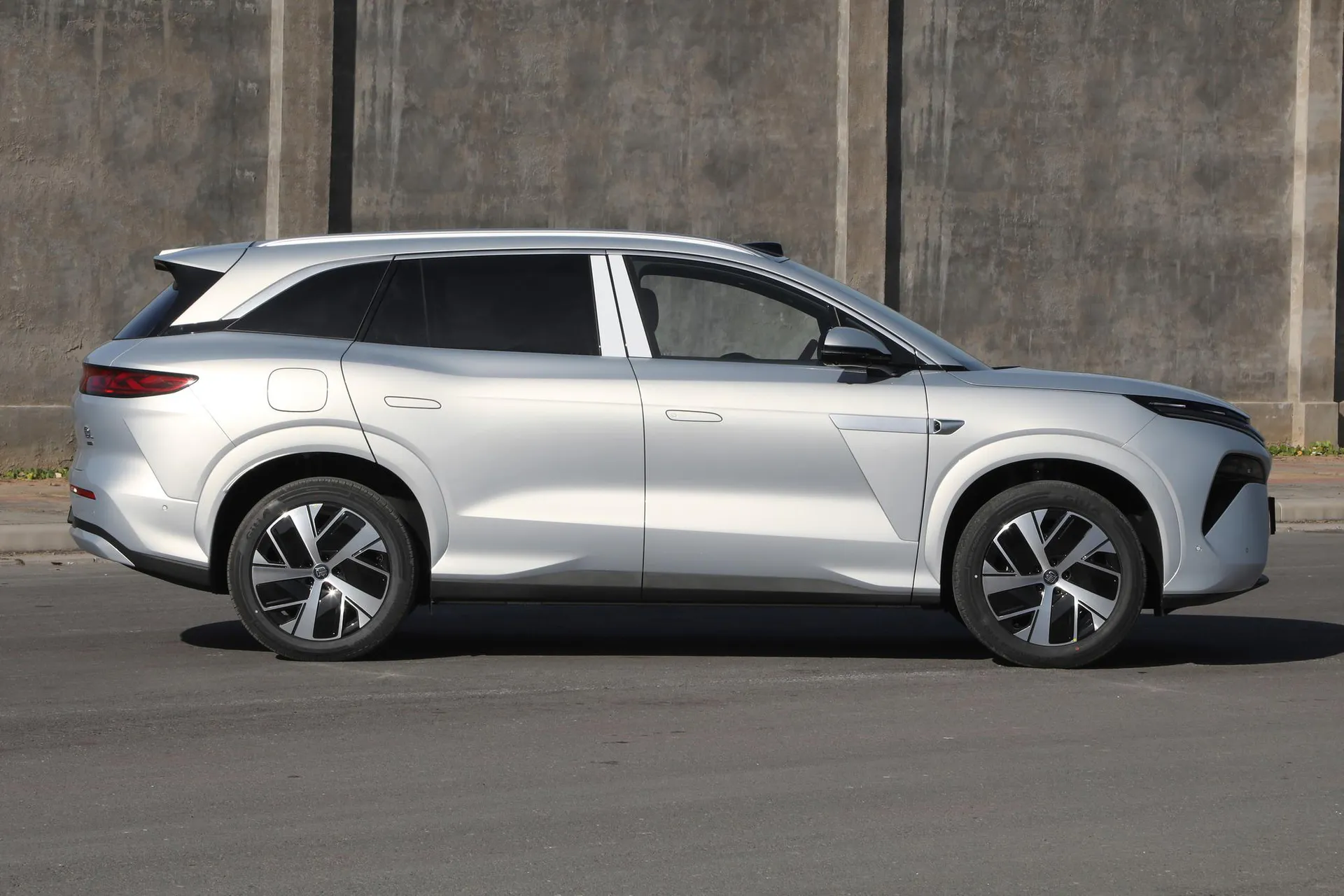  Tang L EV 670 KM RWD LiDAR Prestige