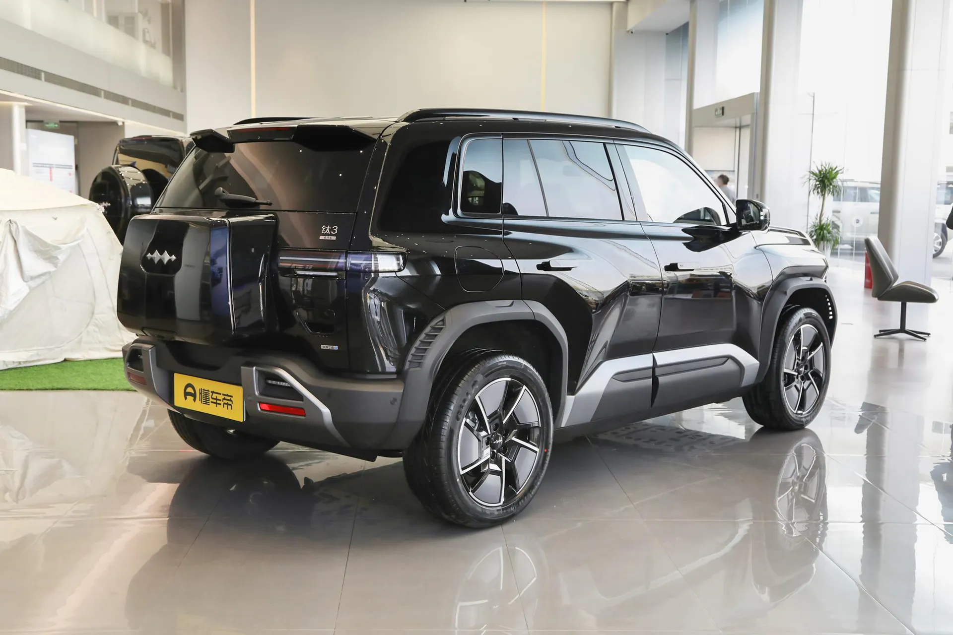  Titanium 3 501 KM AWD Max