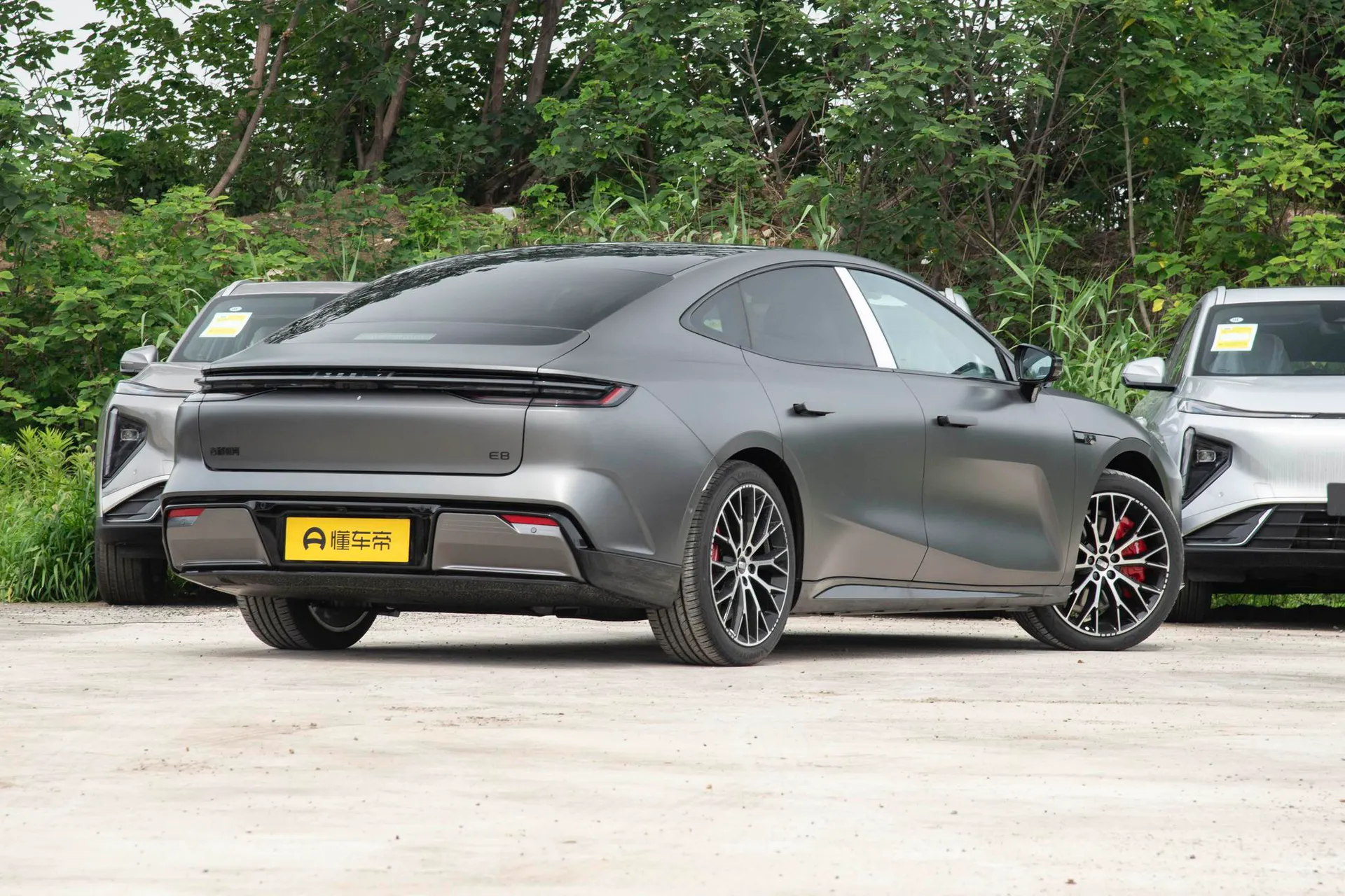  E8 620km AWD Starship LiDAR