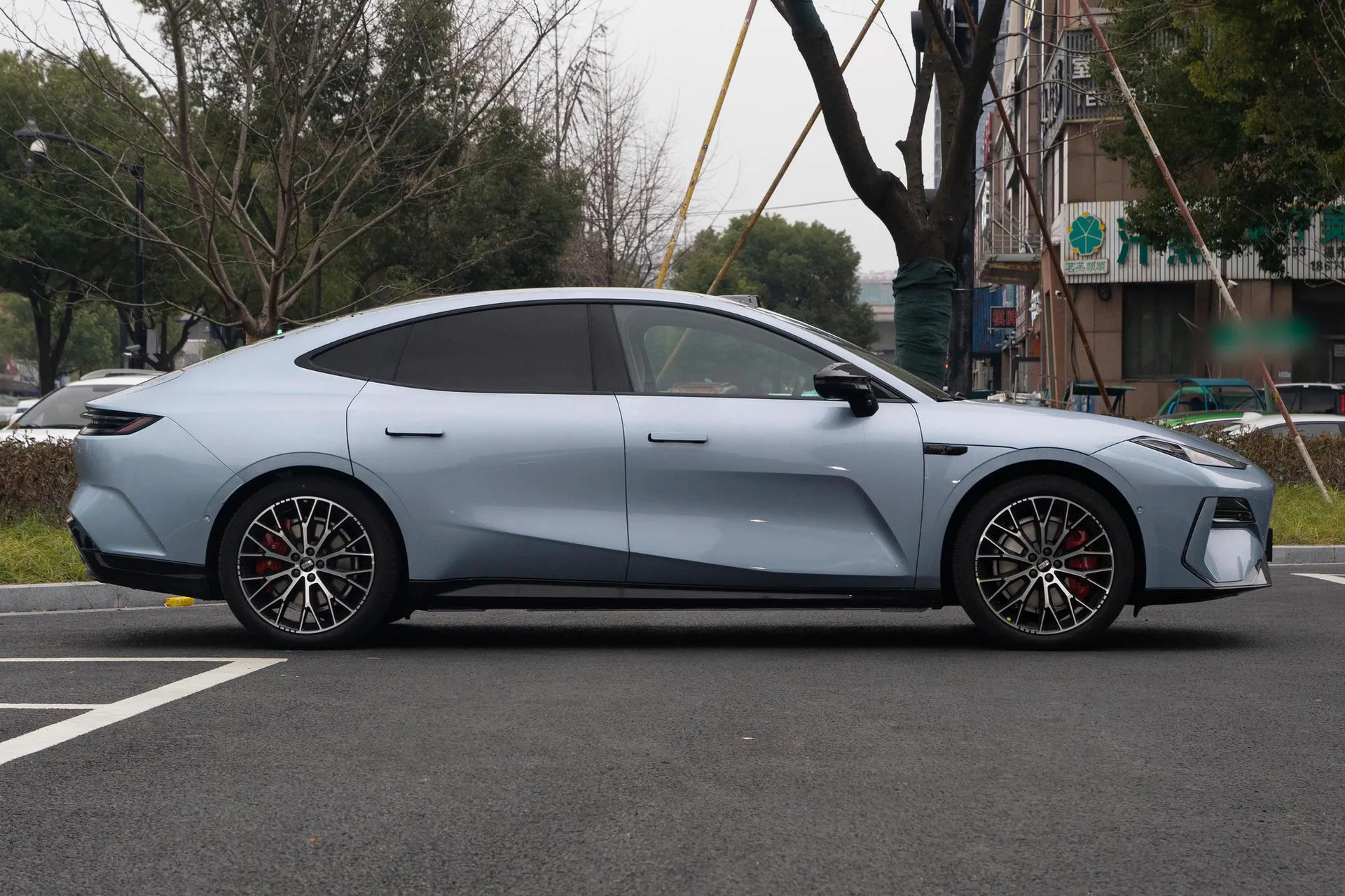  E8 620km AWD Starship LiDAR