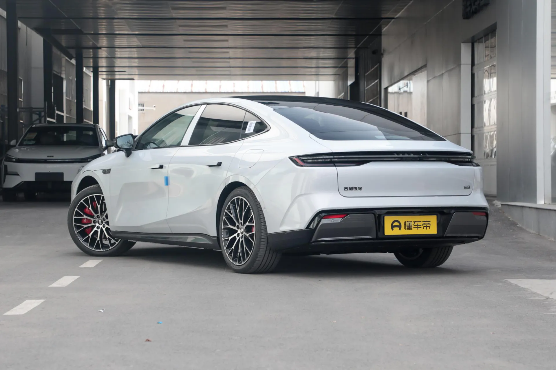  E8 620km AWD Starship LiDAR