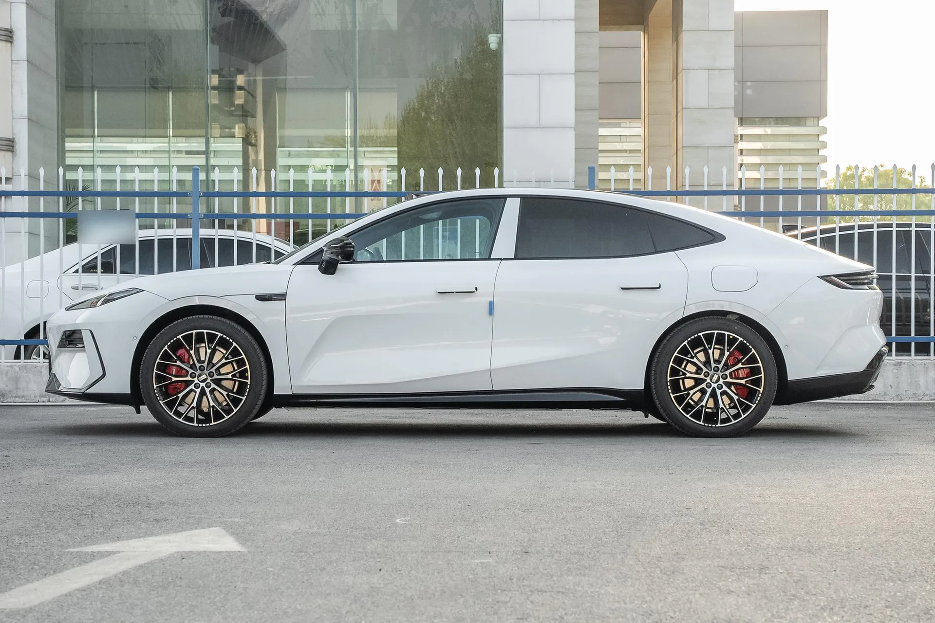  E8 620km AWD Starship LiDAR