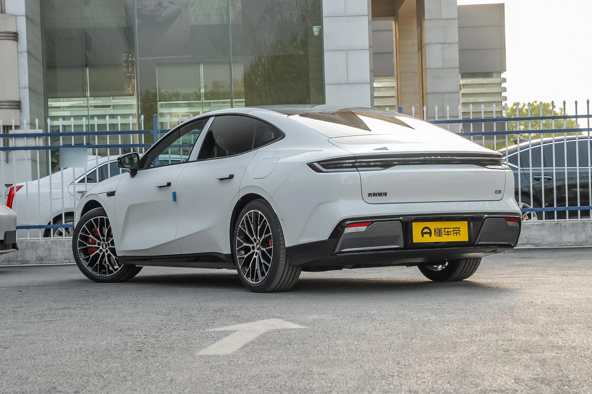  E8 620km AWD Starship LiDAR