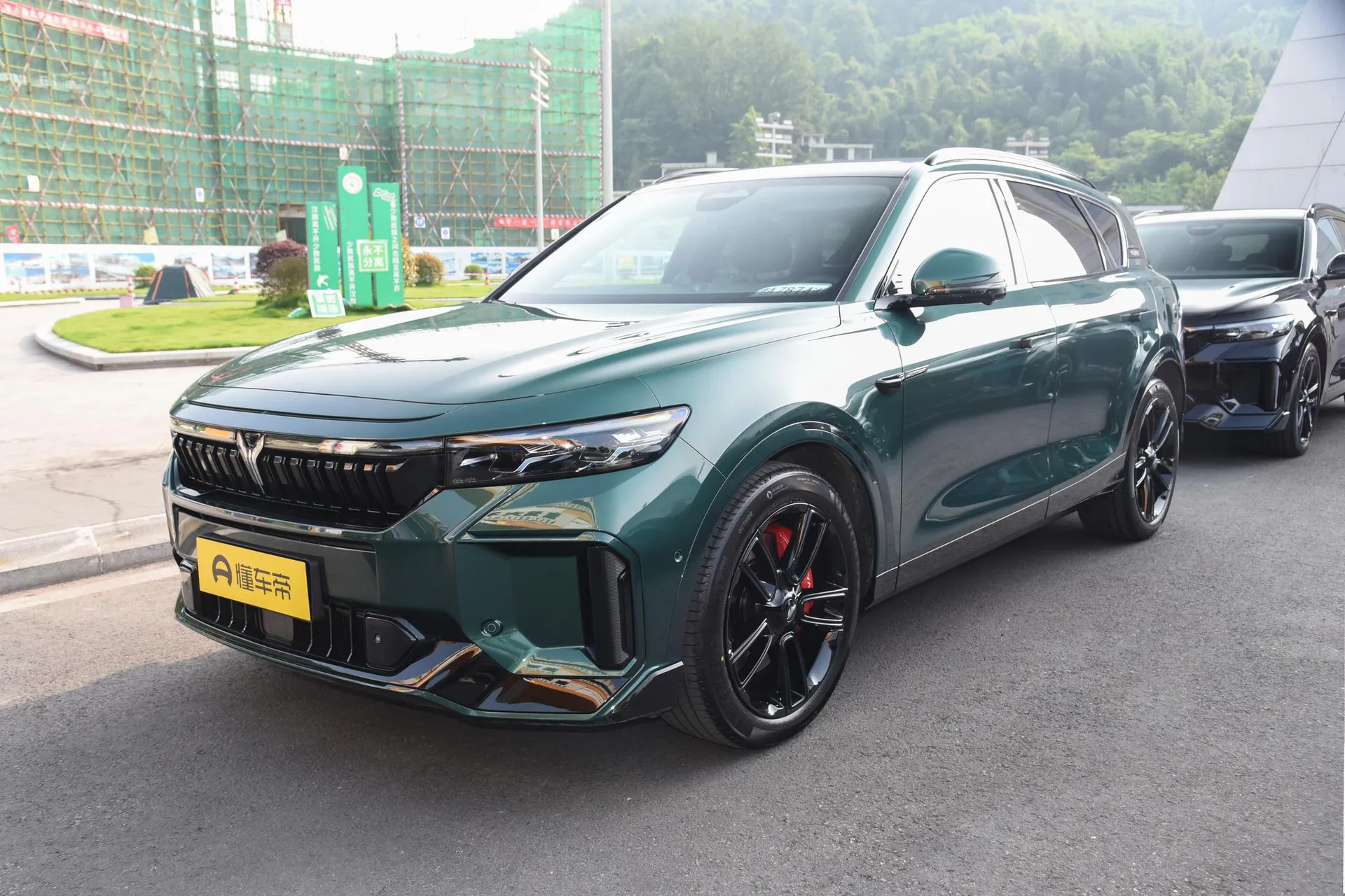  Free 318 AWD Explorer