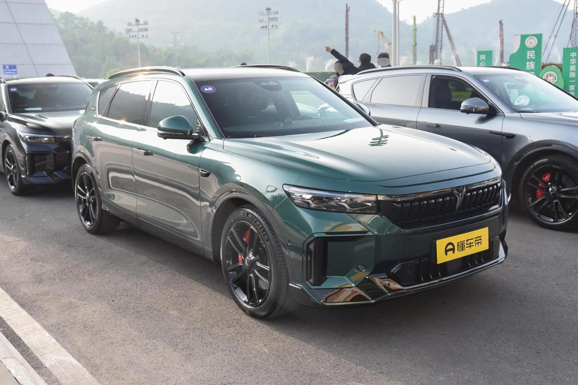  Free 318 AWD Explorer