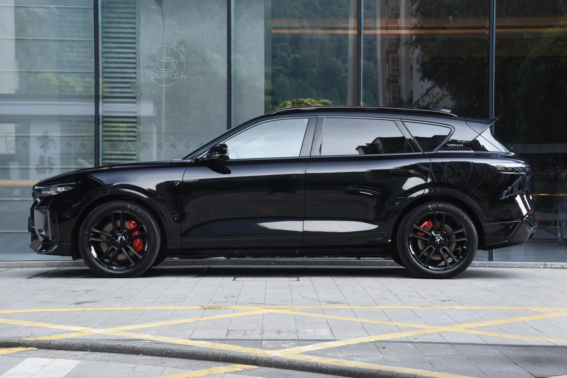  Free 318 AWD Explorer