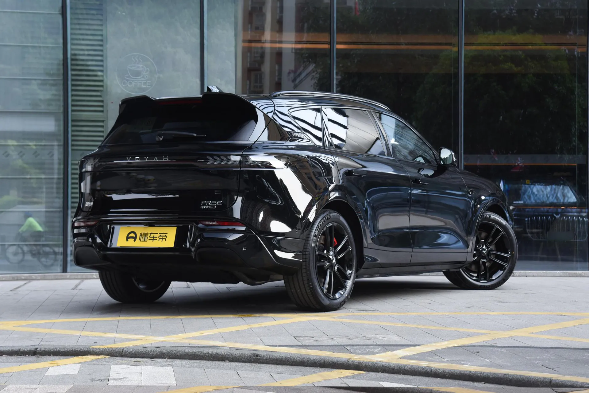  Free 318 AWD Explorer