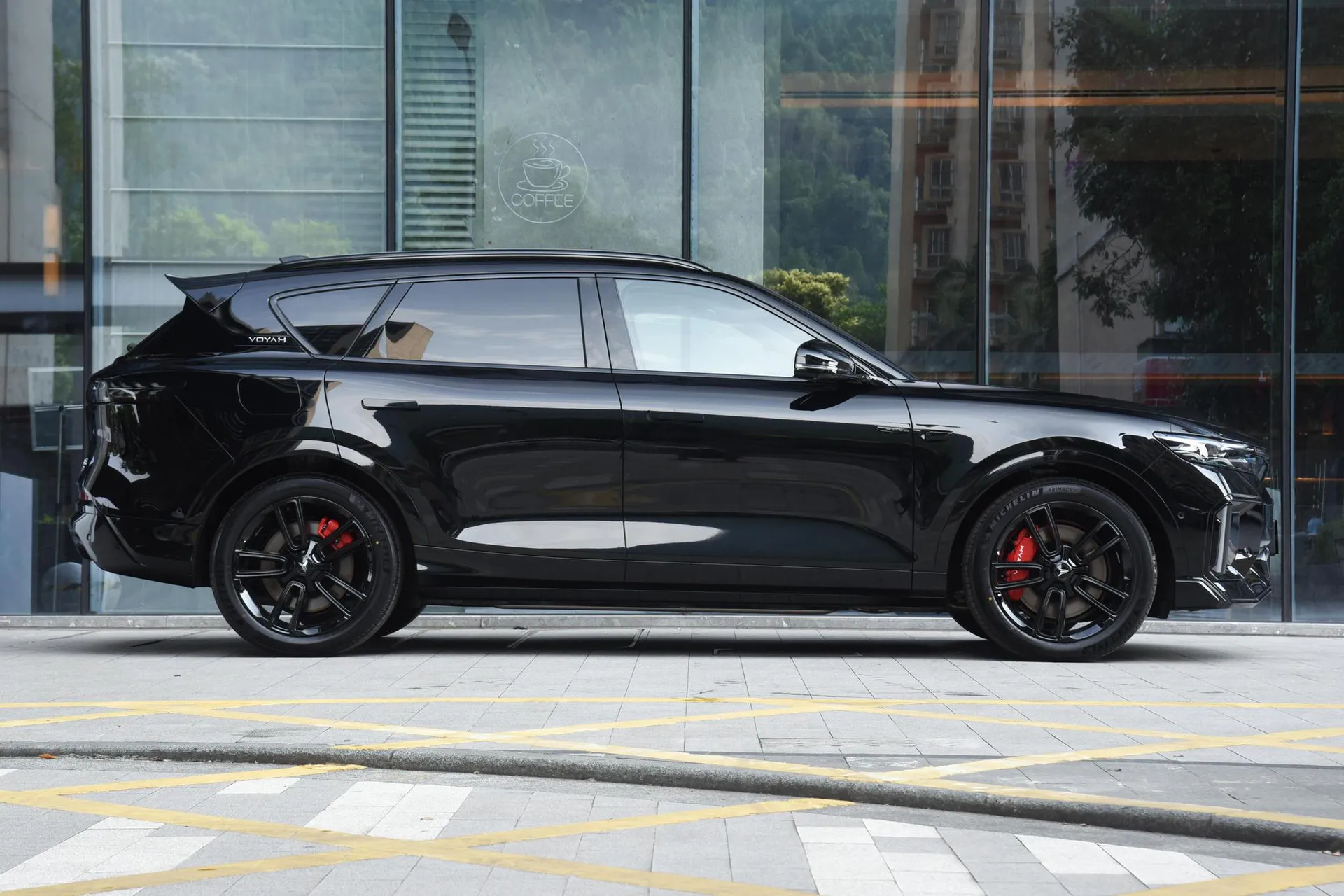  Free 318 AWD Explorer