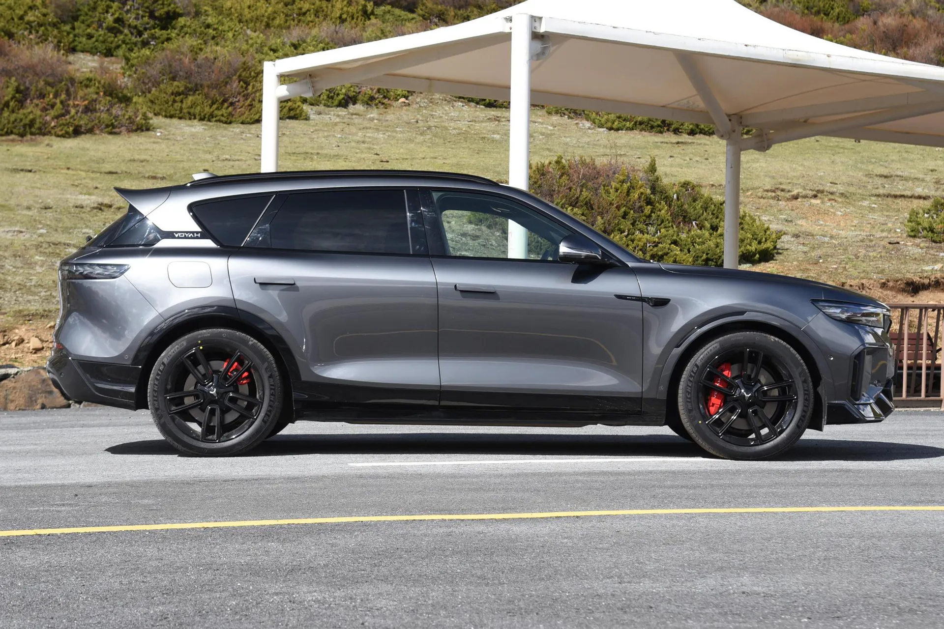  Free 318 AWD Explorer