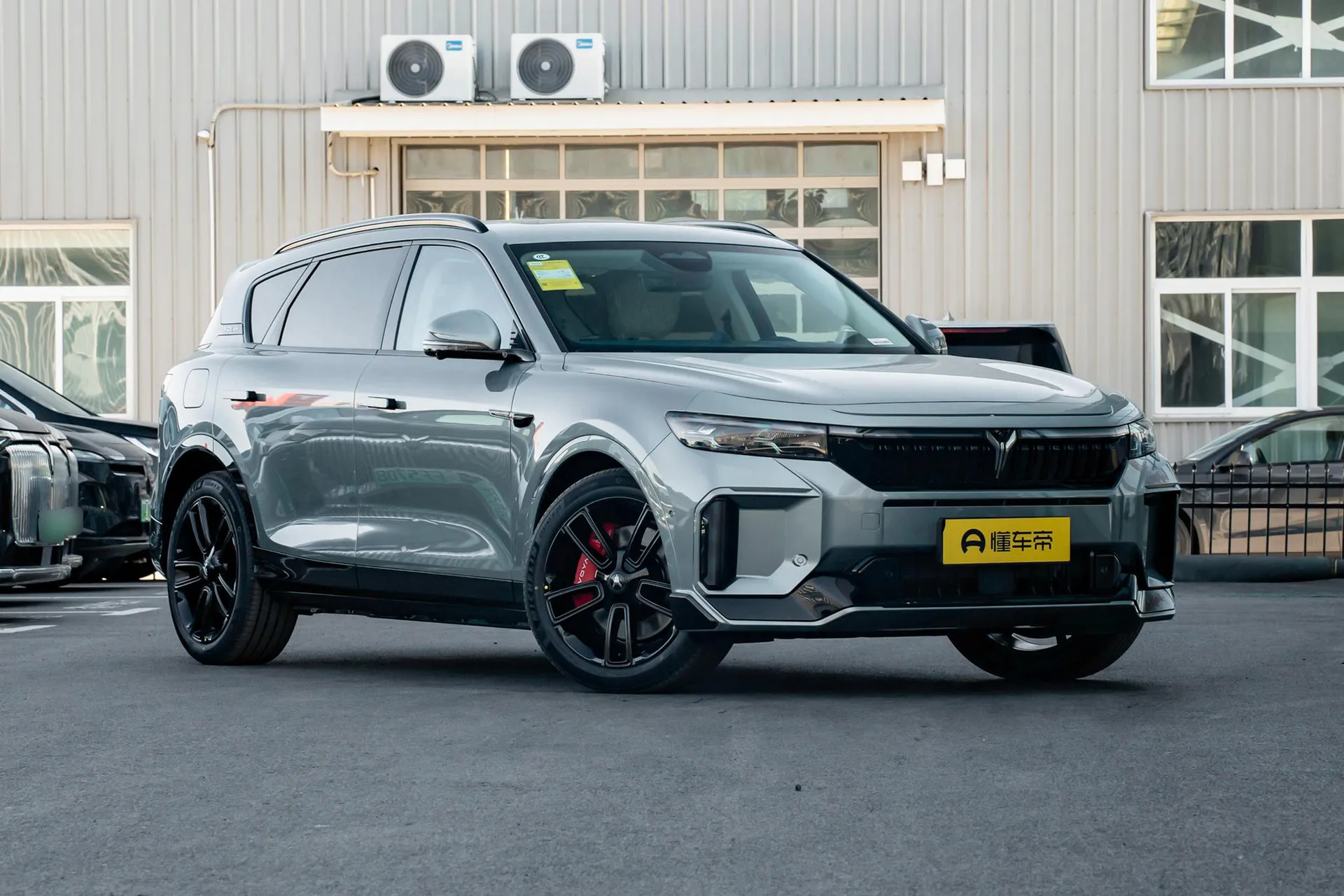  Free 318 AWD Explorer