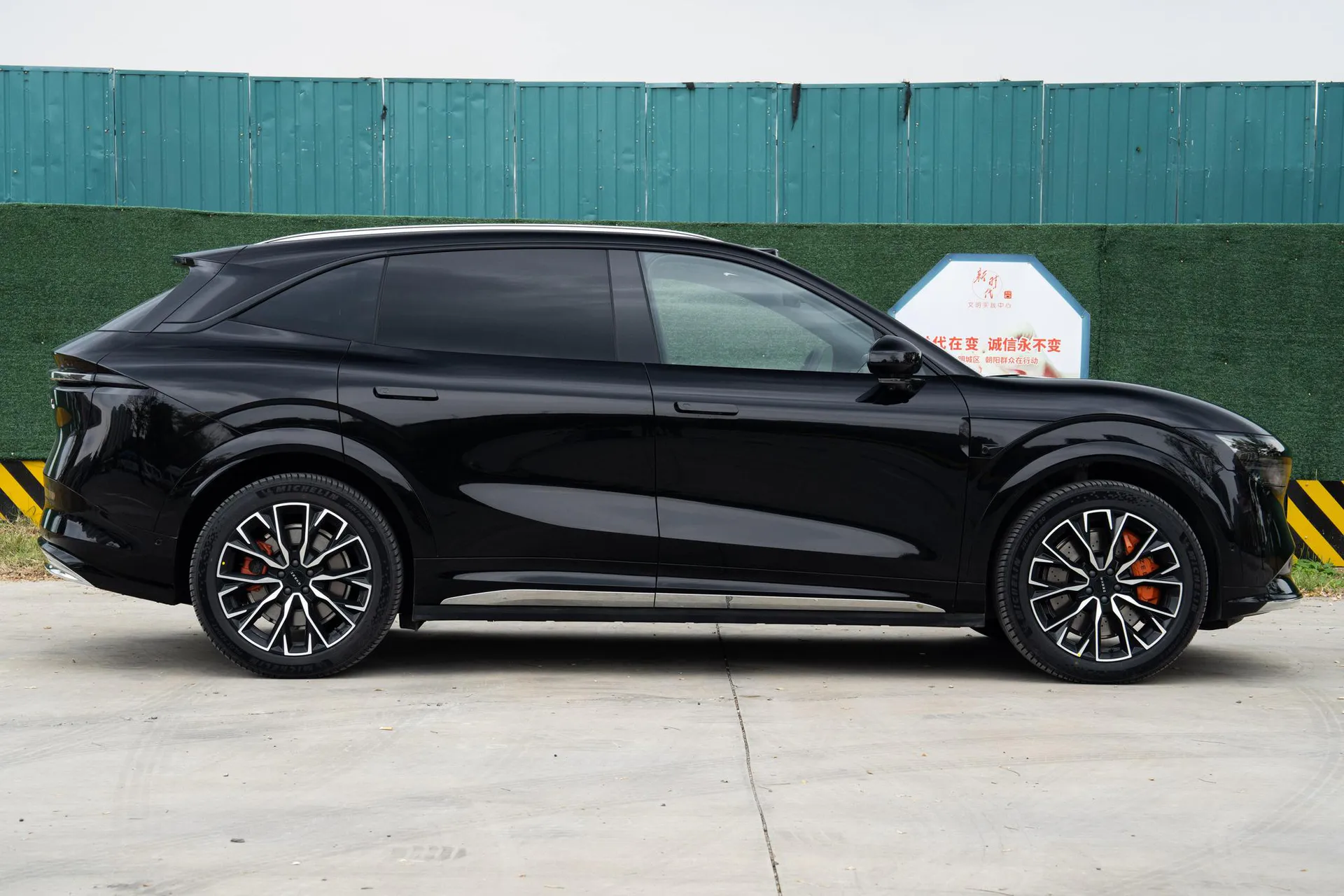  7X 100kWh Long Range AWD Smart Driving