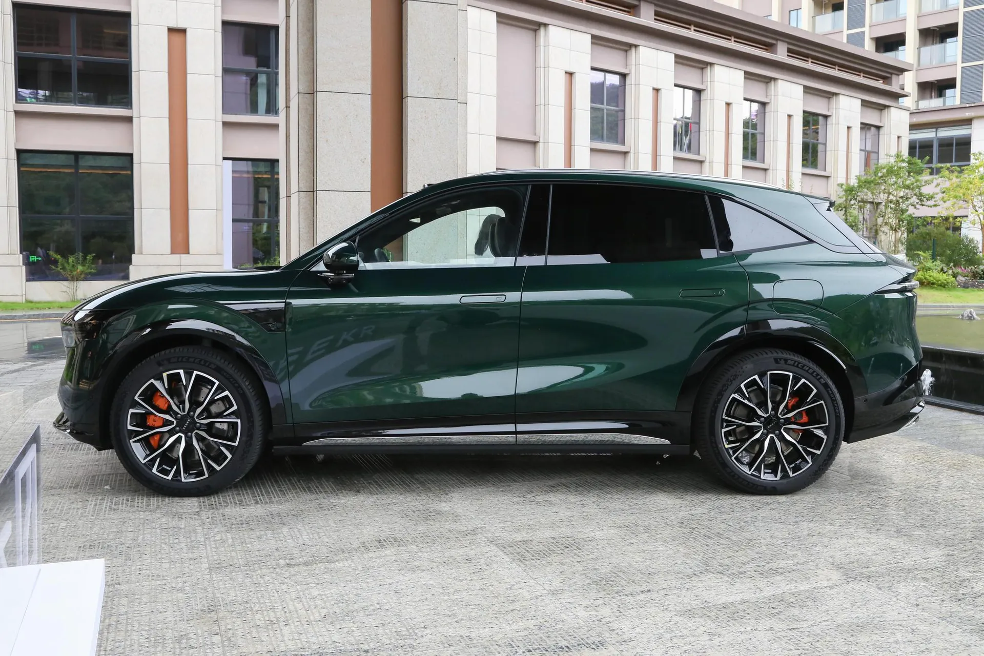 7X 100kWh Long Range AWD Smart Driving