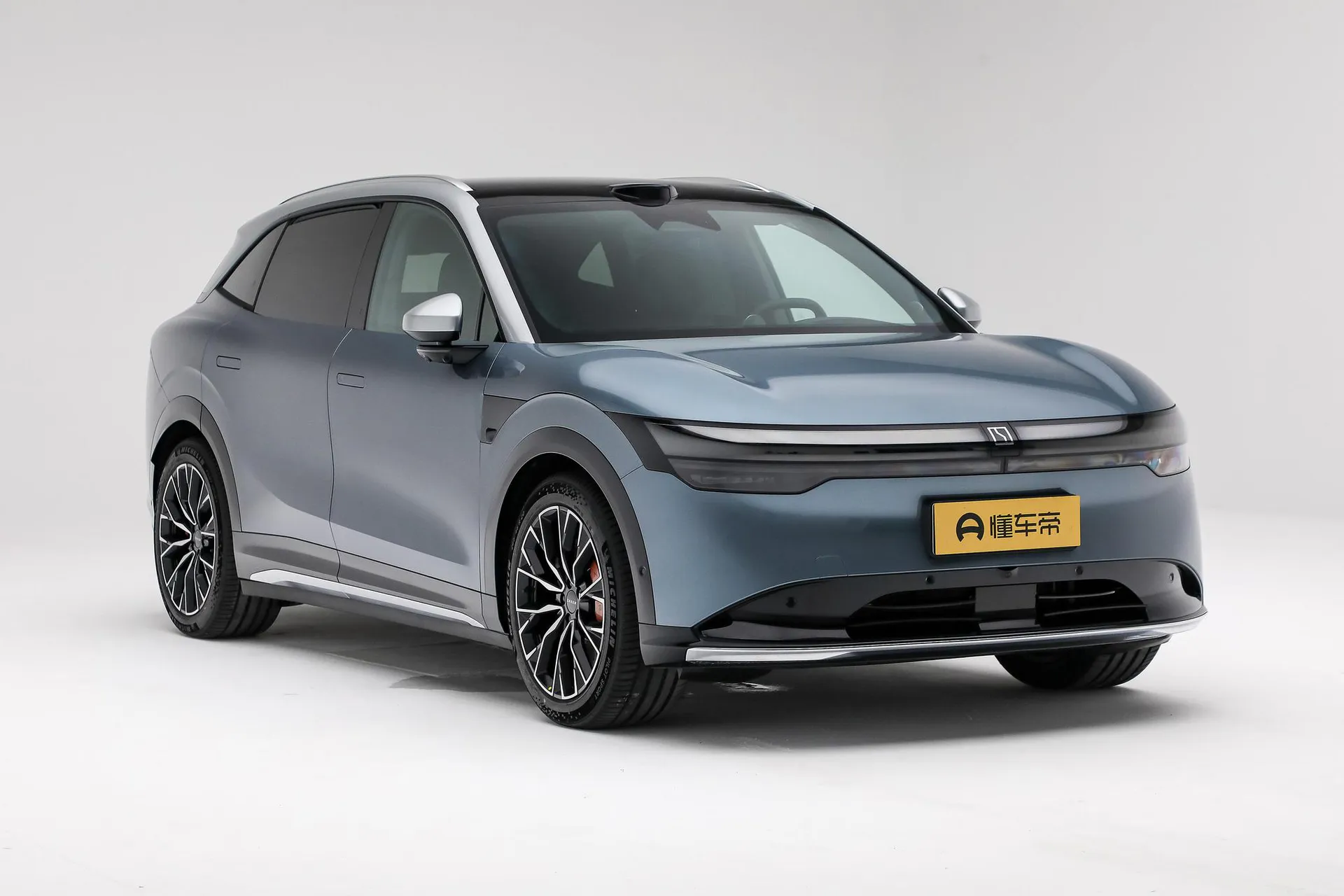  7X 100kWh Long Range AWD Smart Driving