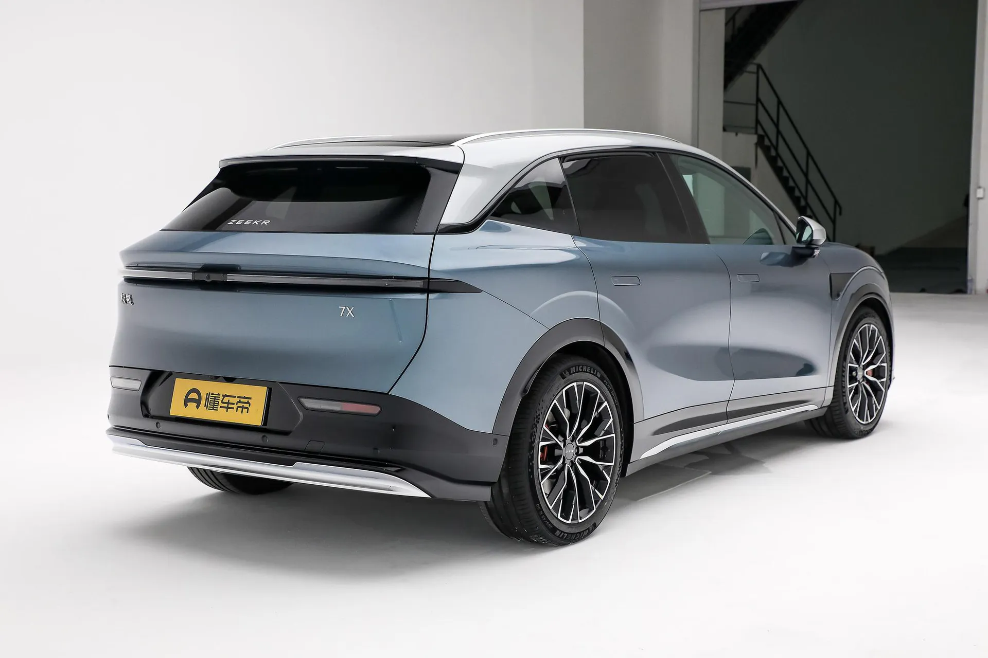  7X 100kWh Long Range AWD Smart Driving