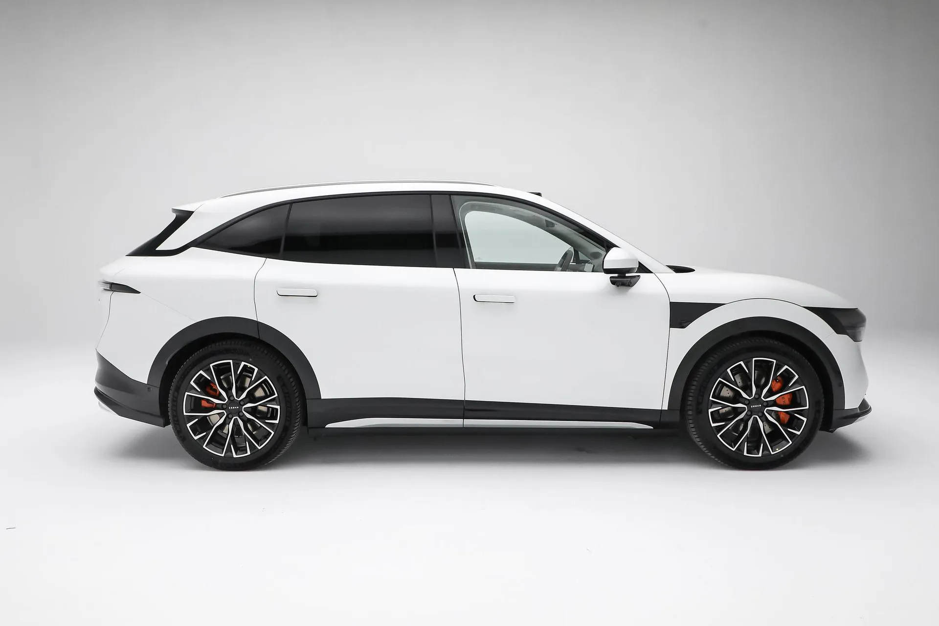  7X 100kWh Long Range AWD Smart Driving
