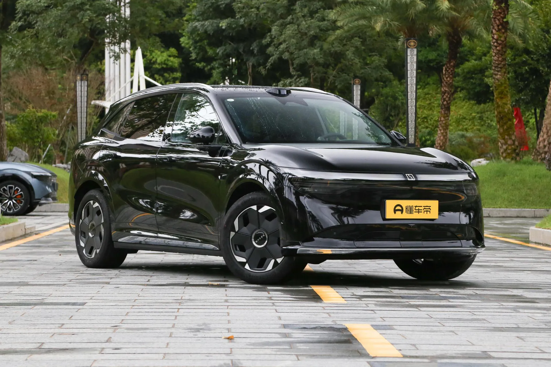  7X 100kWh Long Range RWD Smart Driving