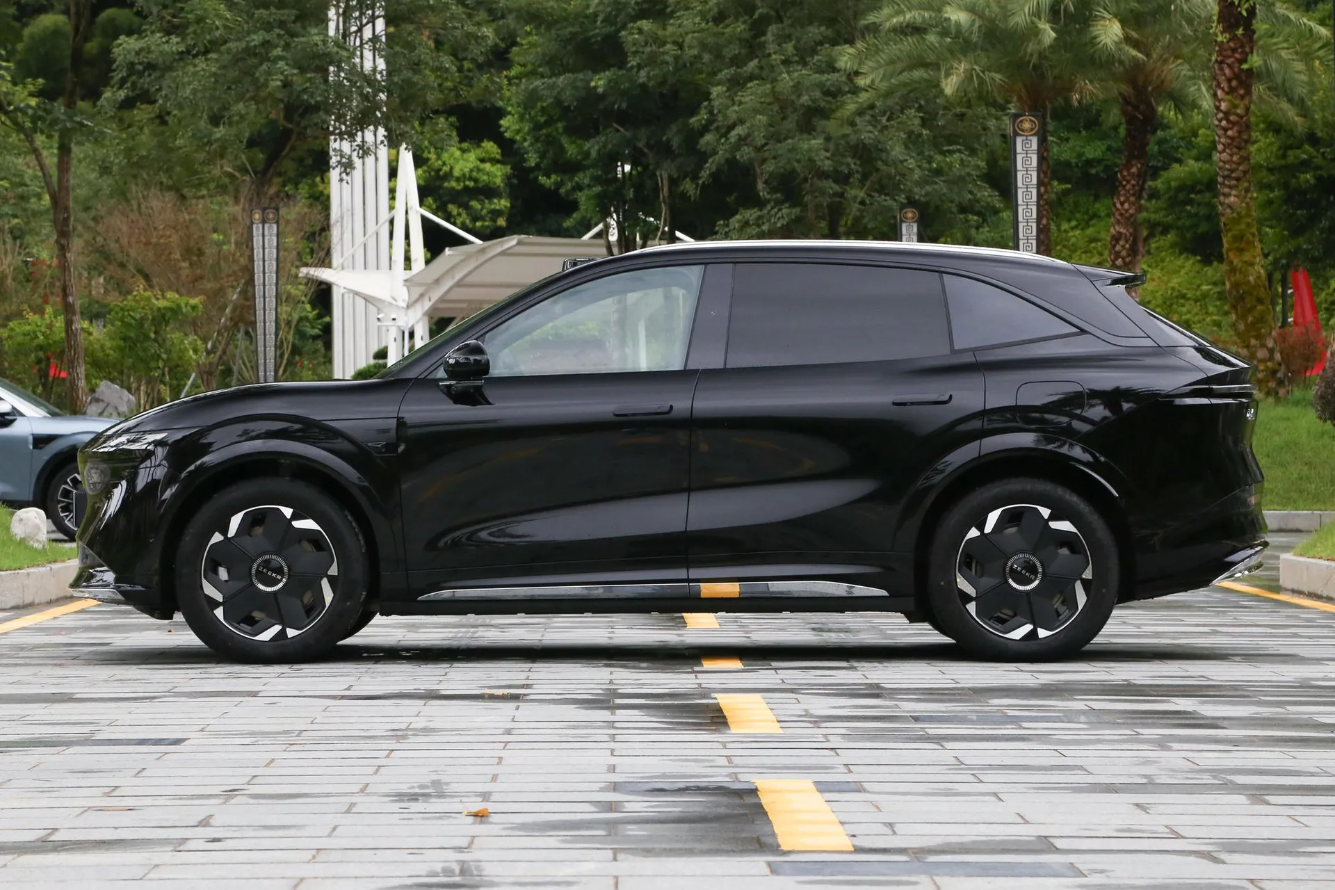  7X 100kWh Long Range RWD Smart Driving