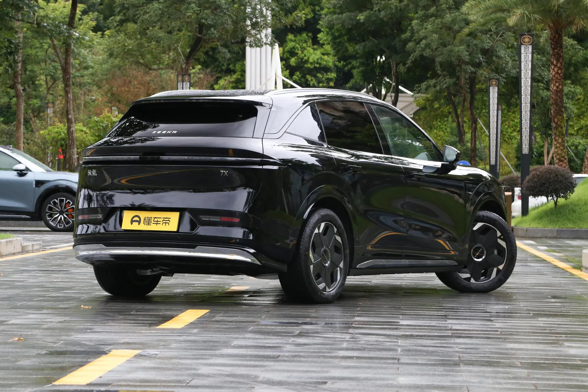  7X 100kWh Long Range RWD Smart Driving
