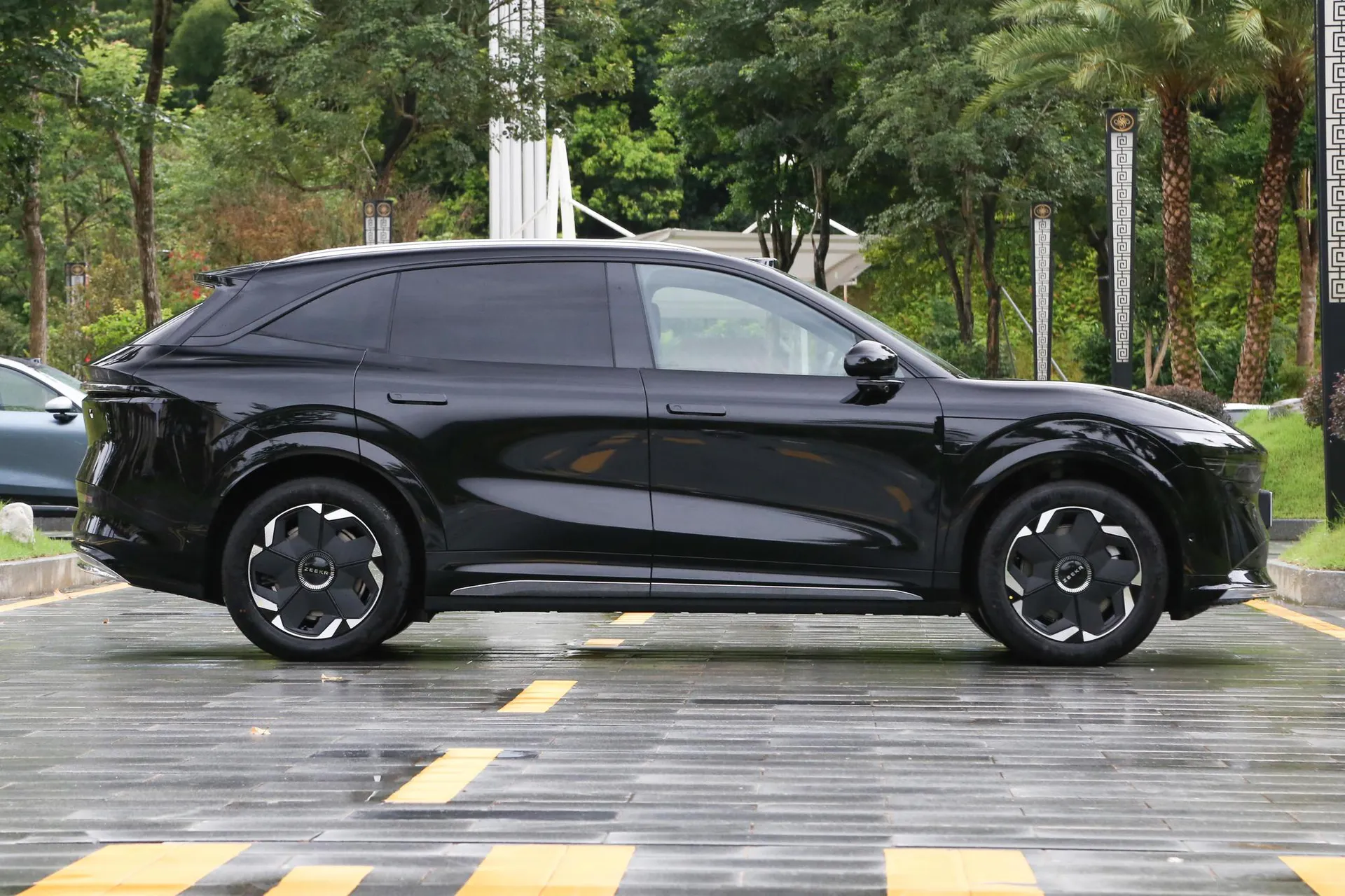  7X 100kWh Long Range RWD Smart Driving
