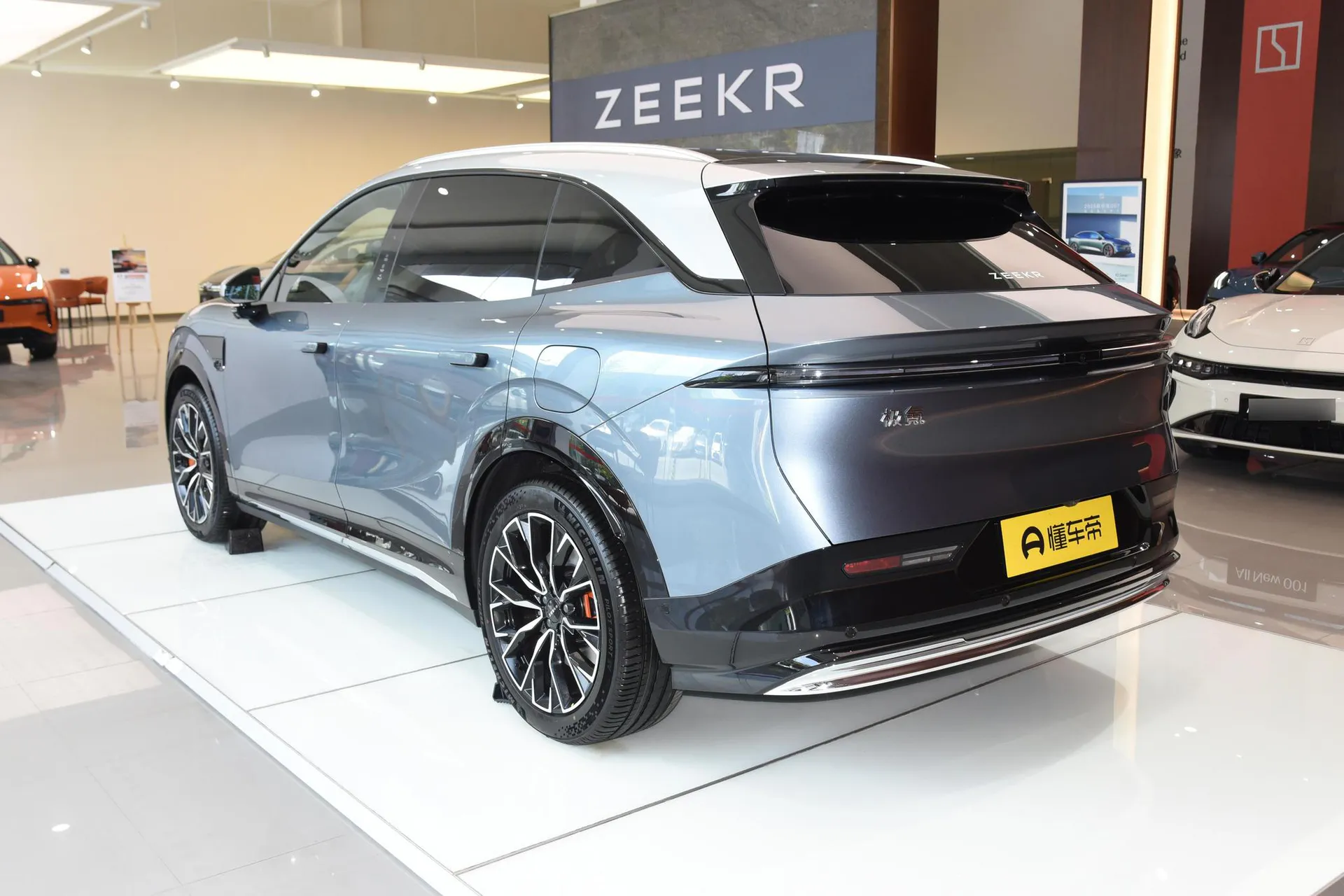  7X 100kWh Long Range RWD Smart Driving