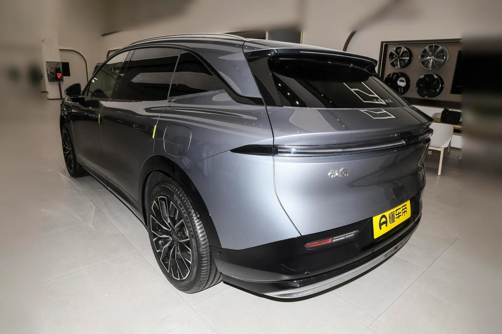  7X 100kWh Long Range RWD Smart Driving