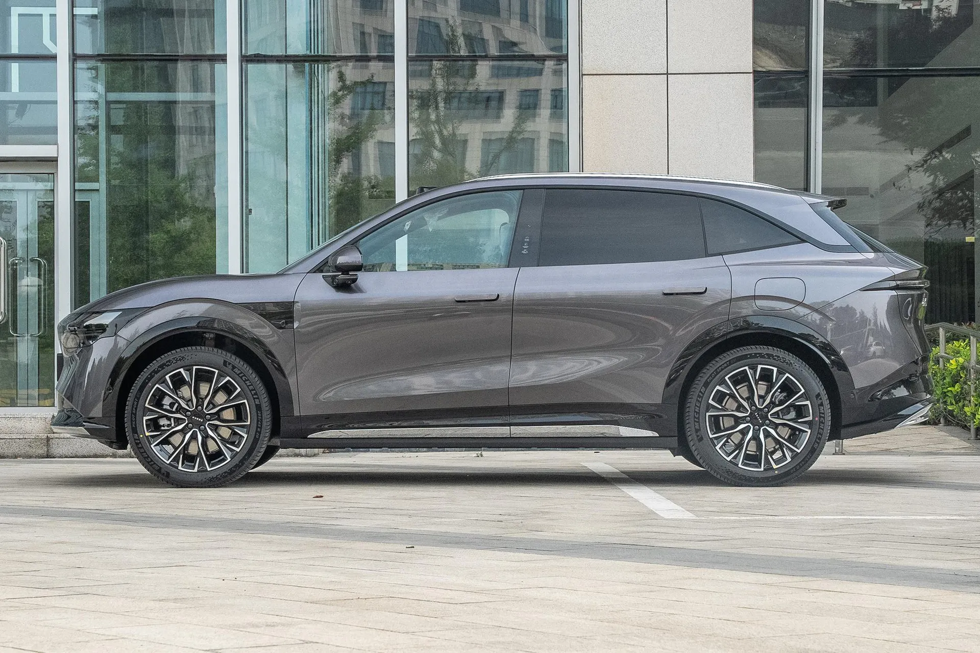  7X 100kWh Long Range RWD Smart Driving