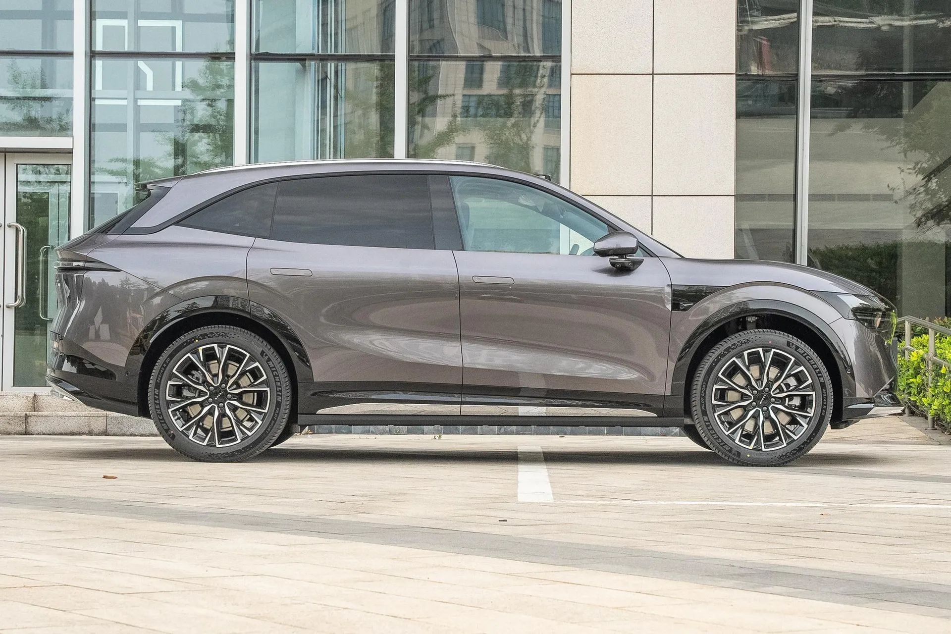 7X 100kWh Long Range RWD Smart Driving