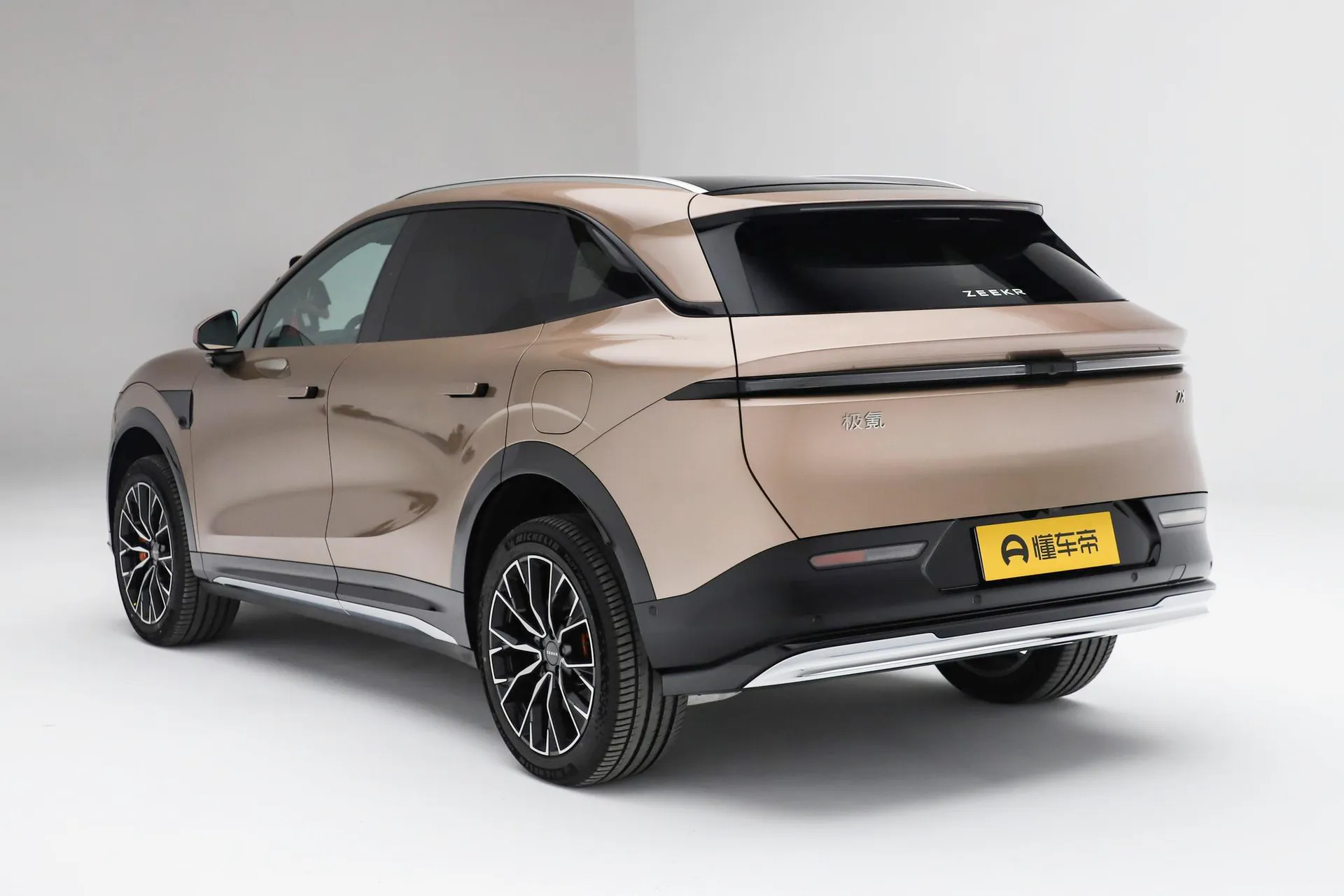  7X 100kWh Long Range RWD Smart Driving