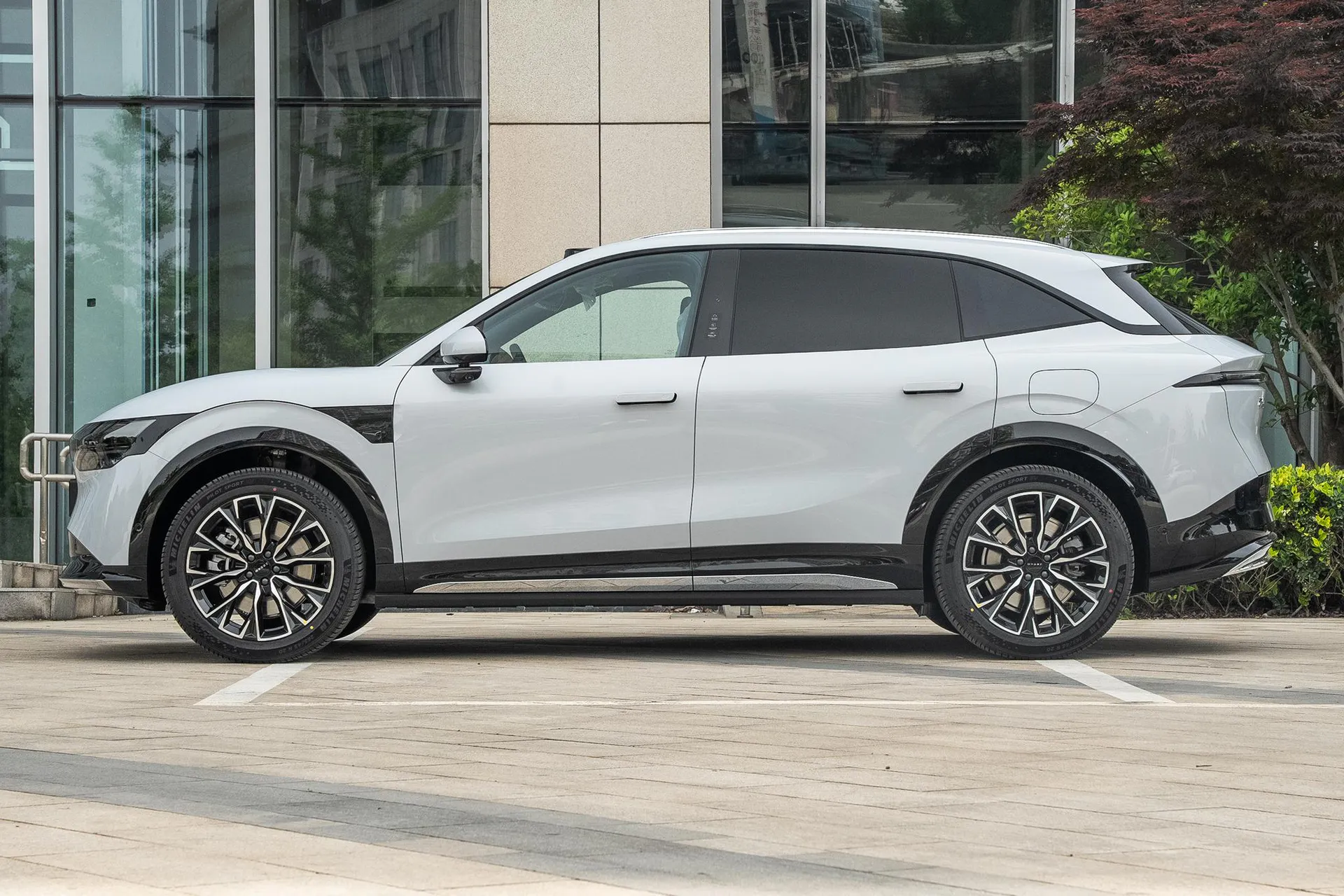  7X 100kWh Long Range RWD Smart Driving