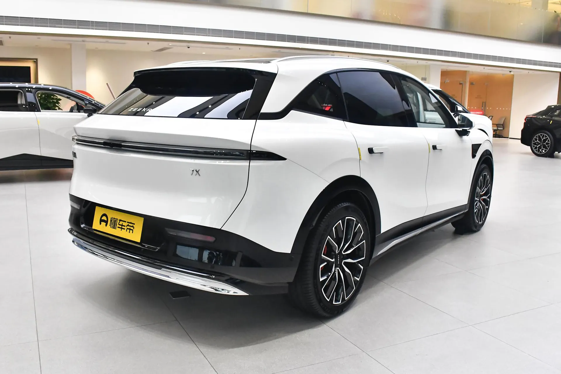  7X 100kWh Long Range RWD Smart Driving
