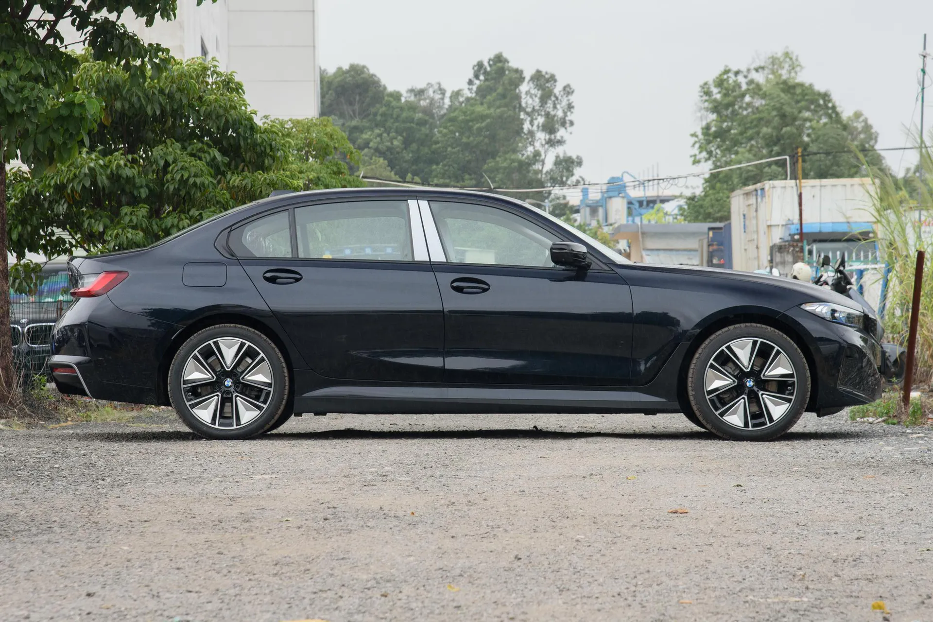  i3 eDrive 40 L Night Sport Package