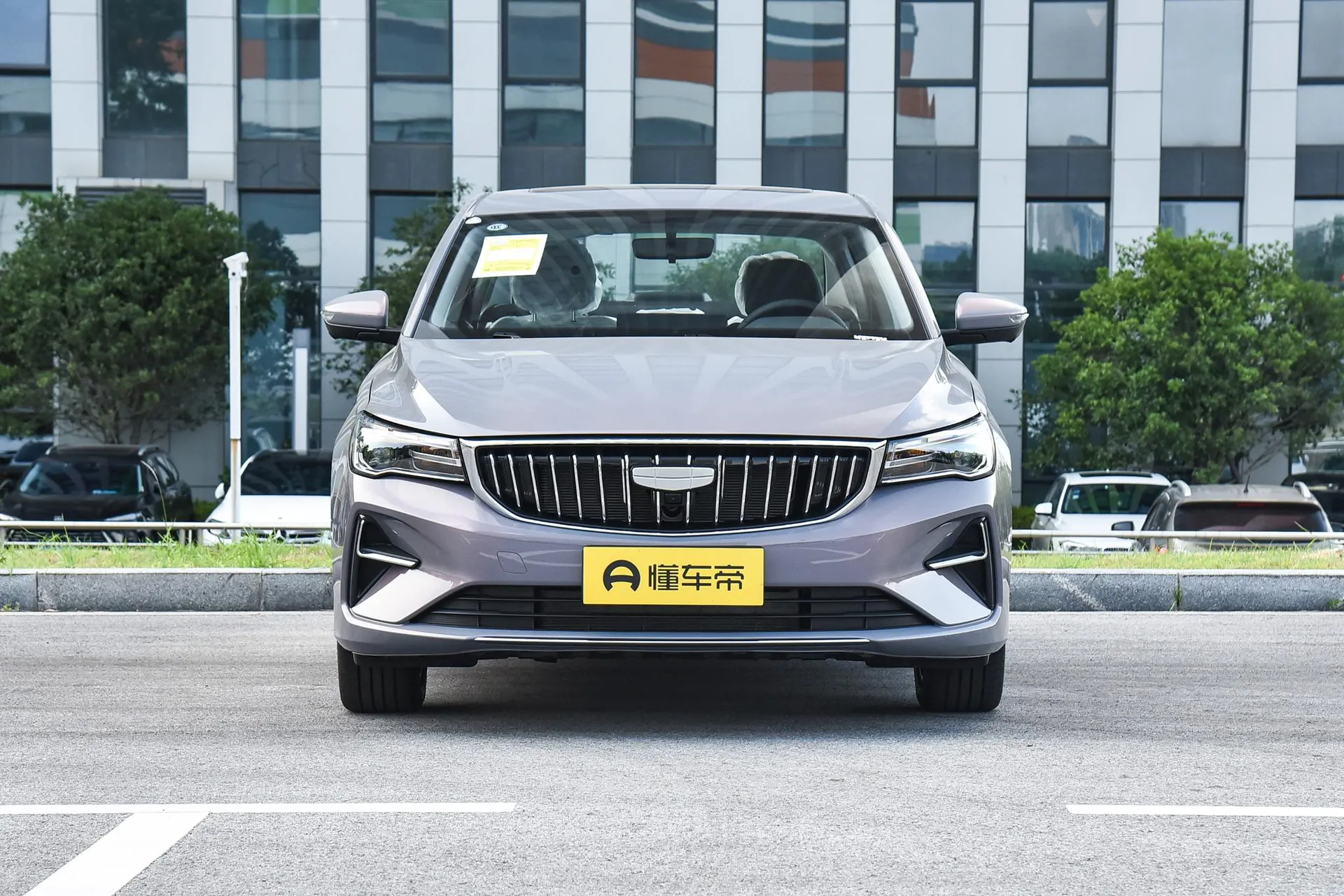  Emgrand 4 Million Commemorative 1.5L CVT Soar