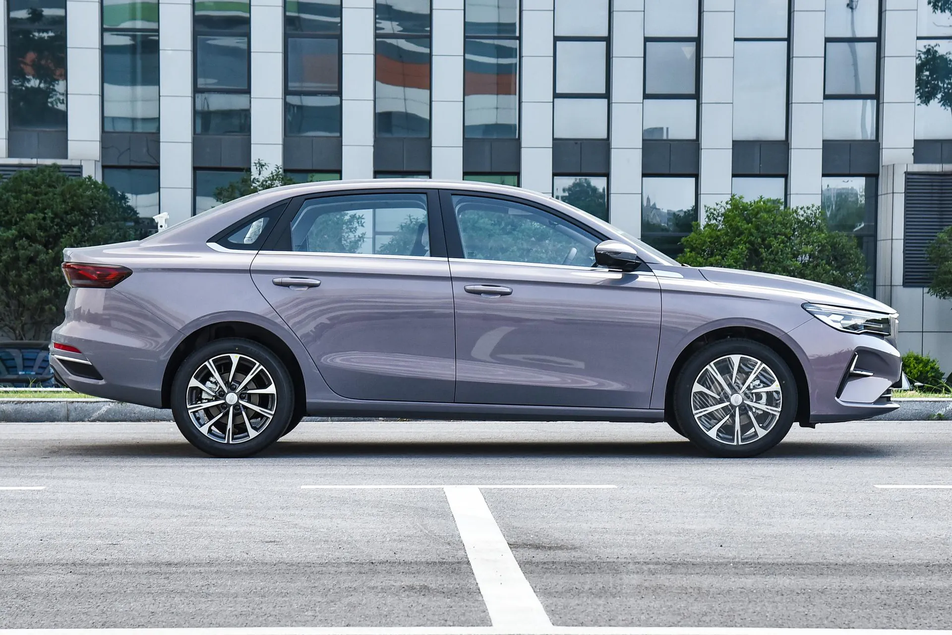  Emgrand 4 Million Commemorative 1.5L CVT Soar