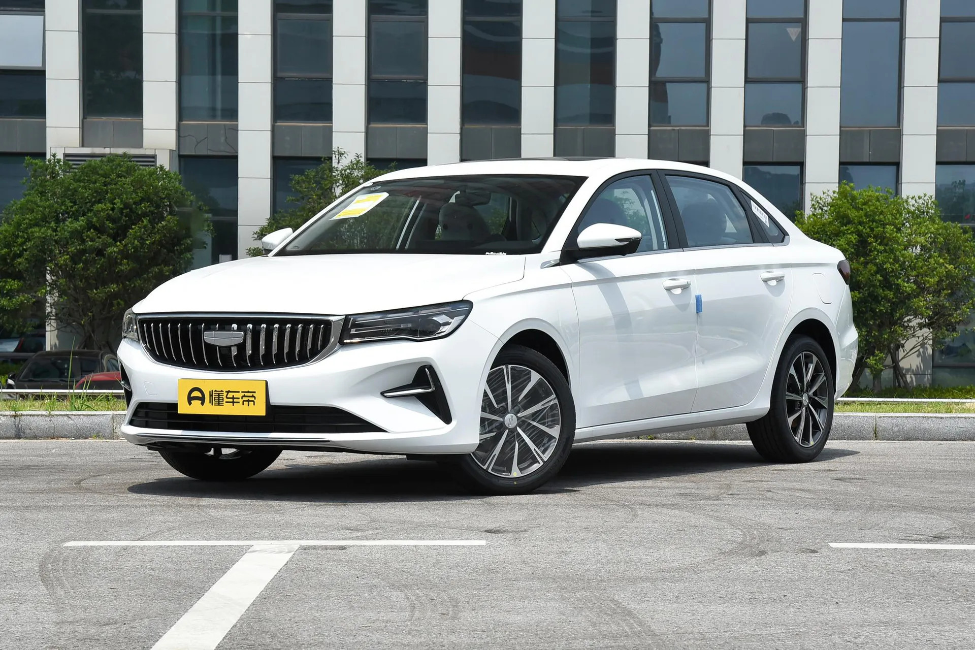  Emgrand 4 Million Commemorative 1.5L CVT Soar