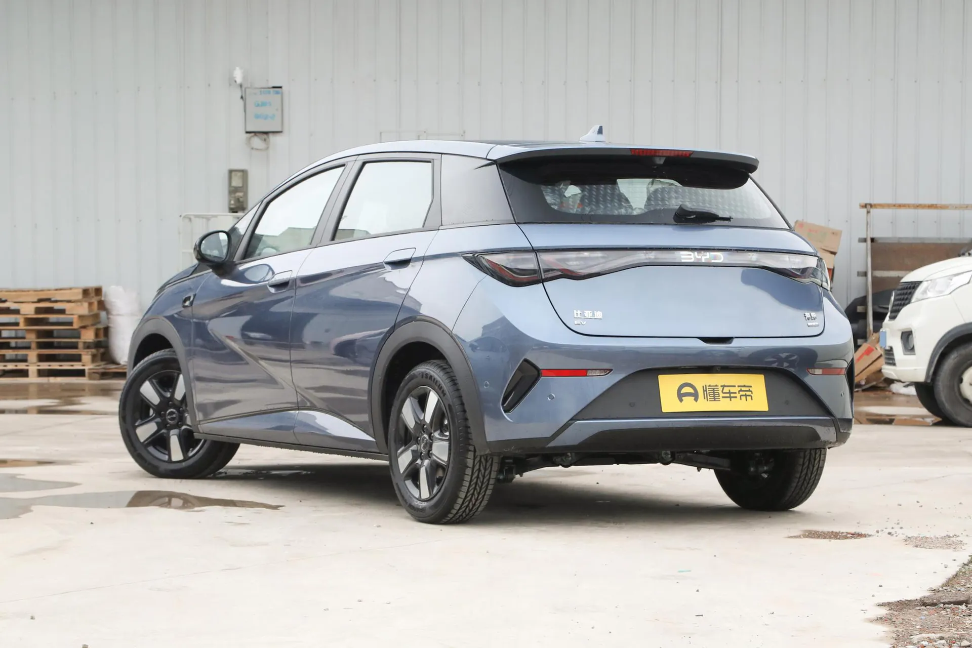 Dolphin Smart Driving 410 KM Fashion