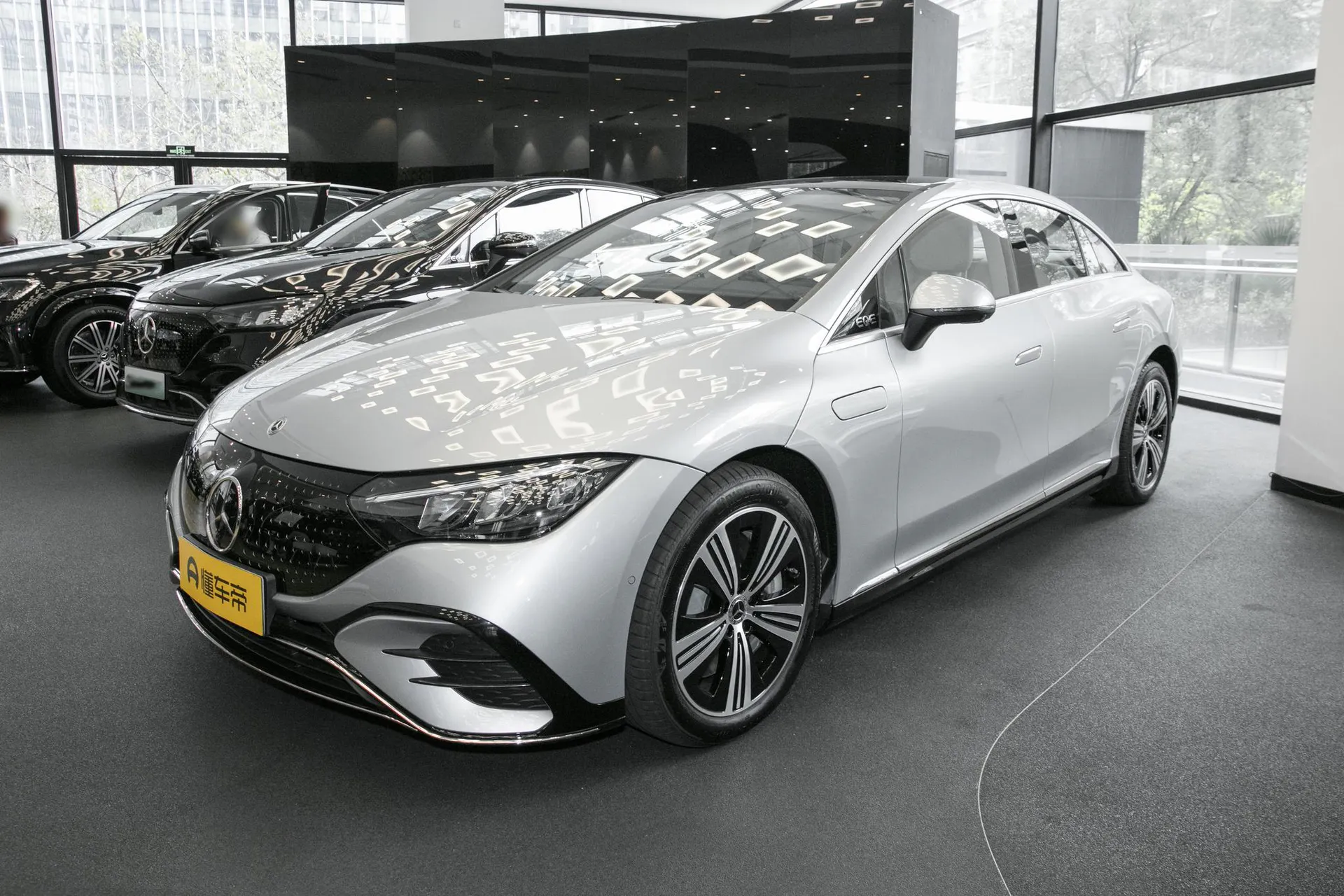  EQE 500 4MATIC Pioneer