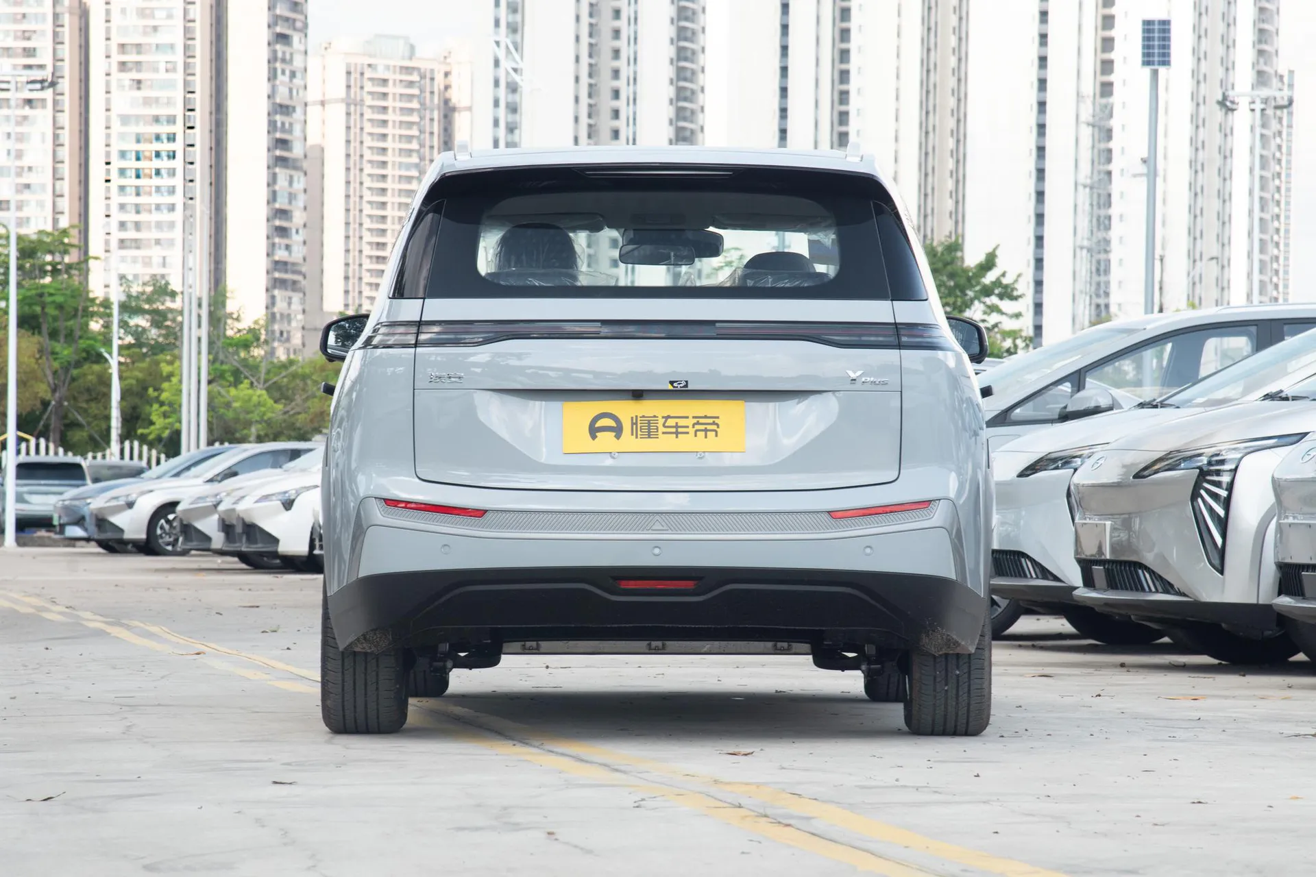  Y Plus 510 Smart Luxury