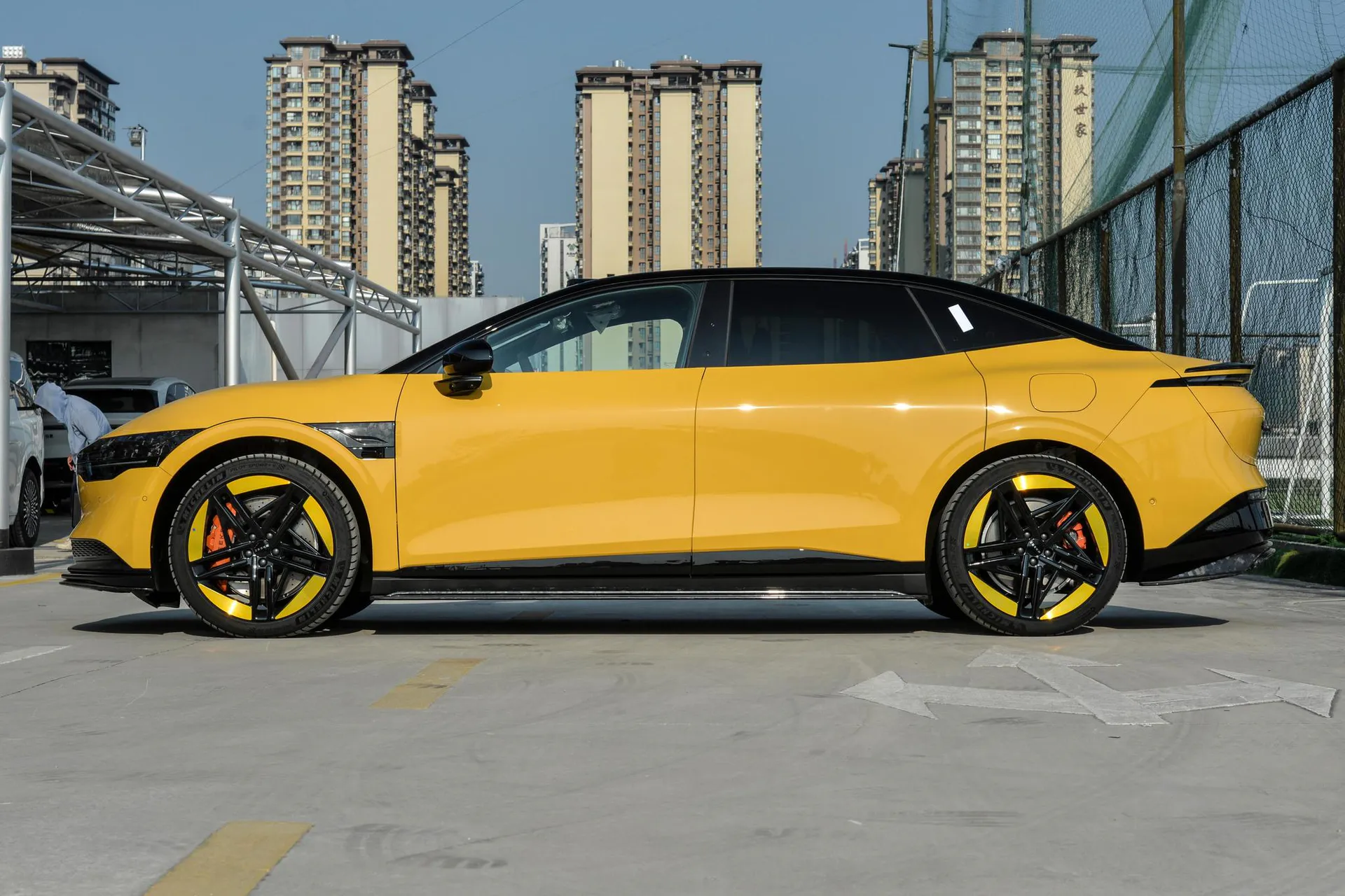 007 AWD Performance 100kWh