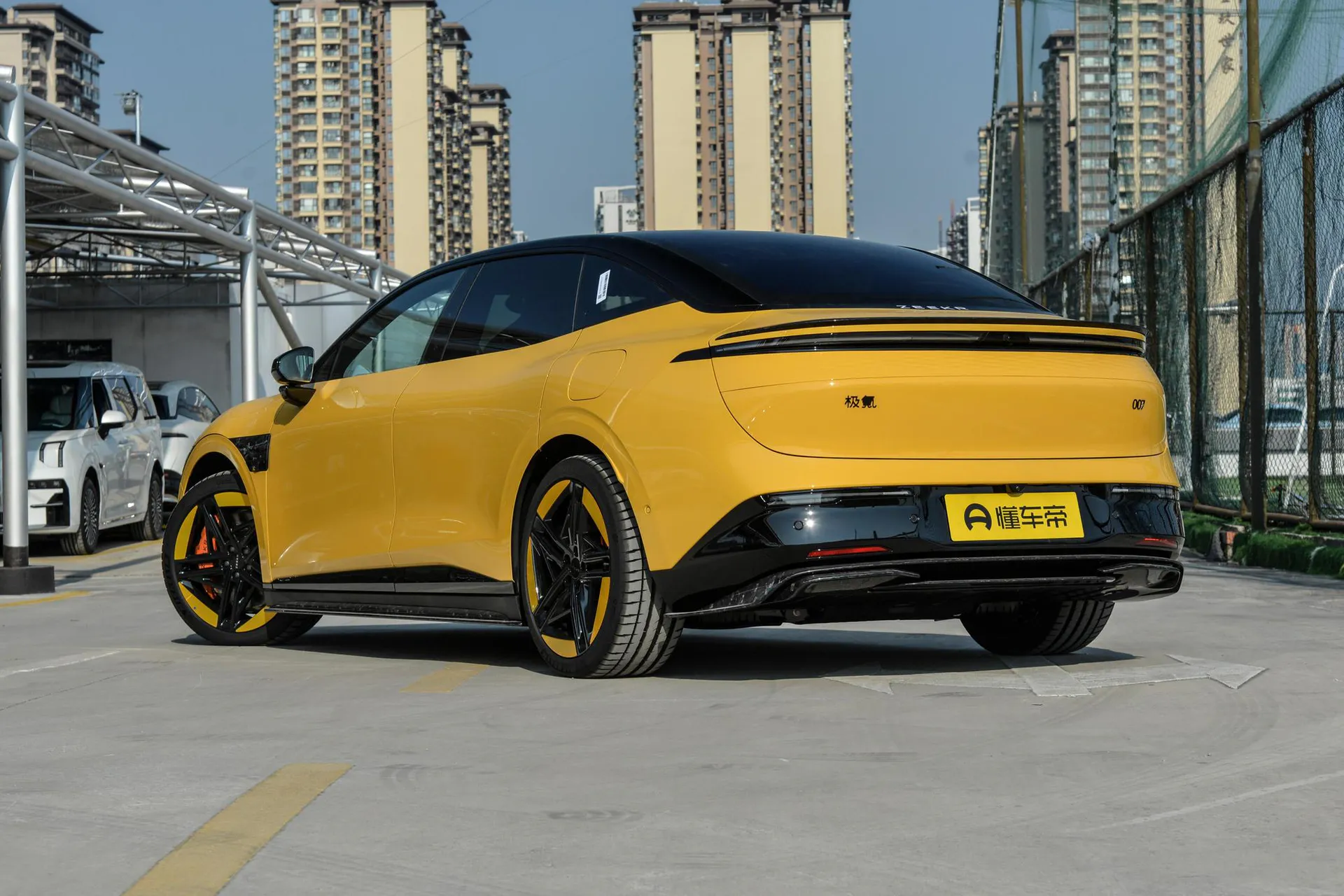  007 AWD Performance 100kWh