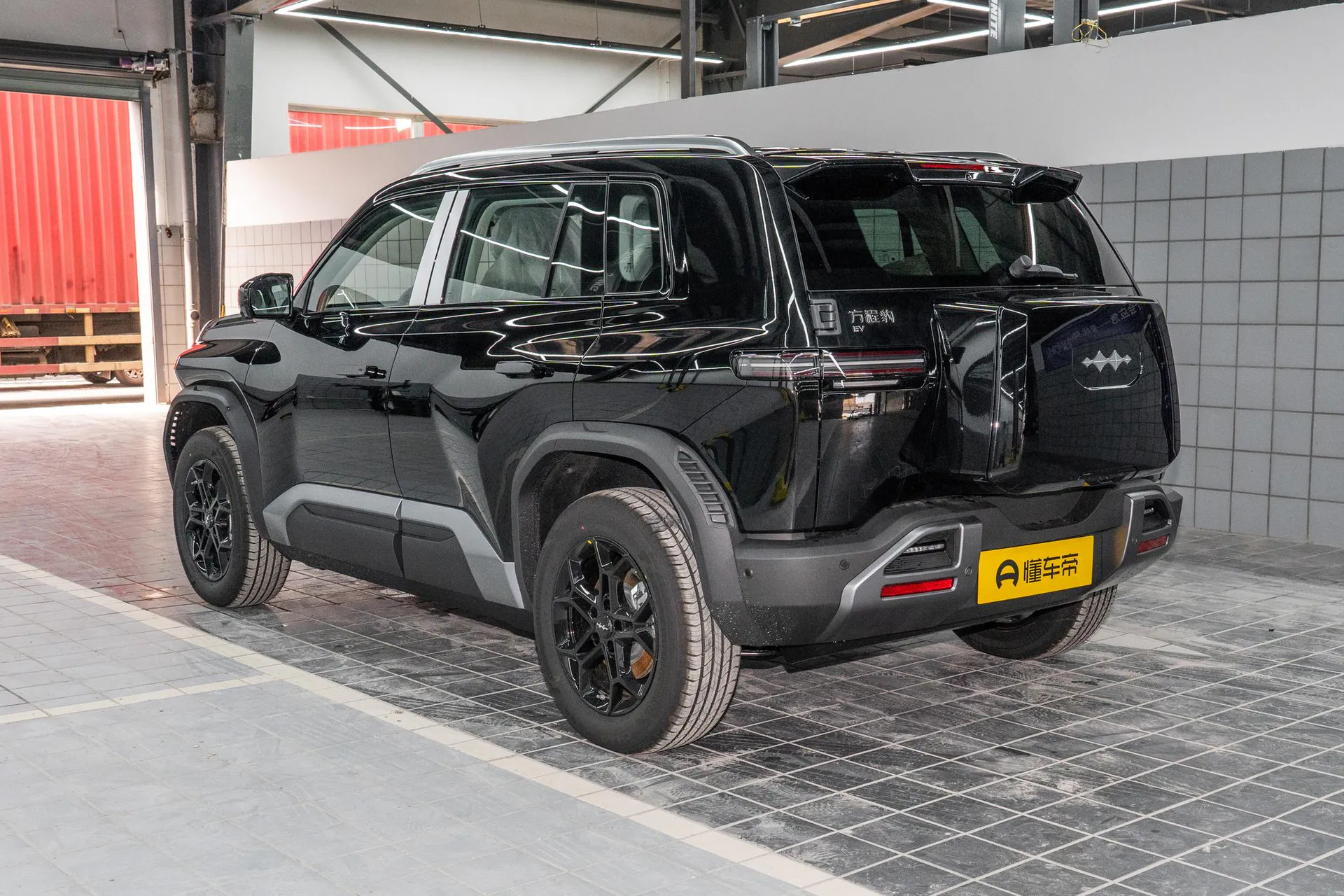  Titanium 3 501 KM RWD Pro