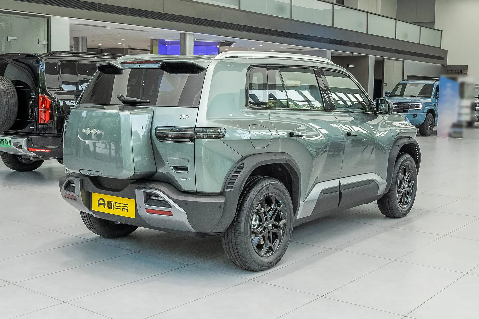  Titanium 3 501 KM RWD Pro