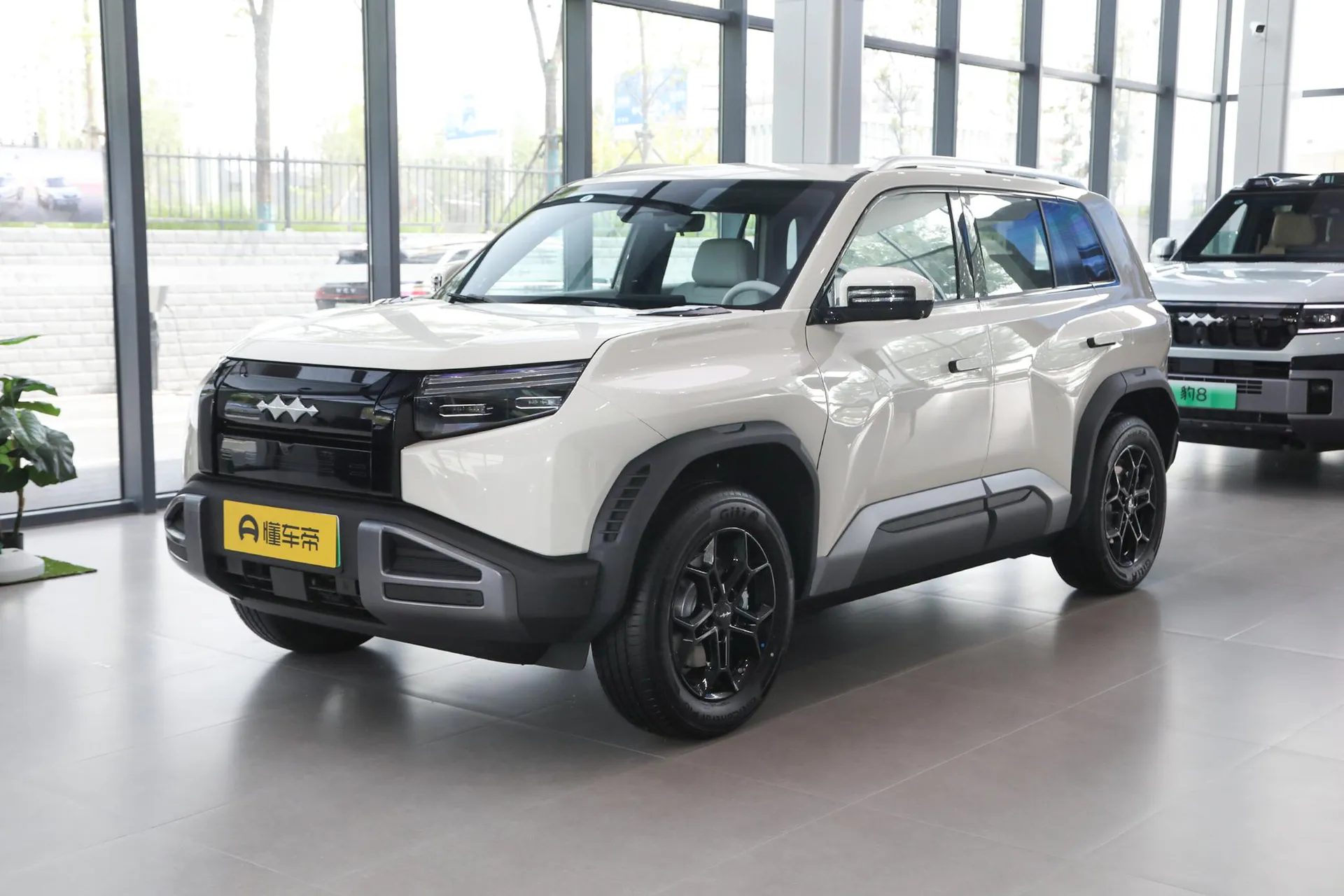  Titanium 3 501 KM RWD Pro