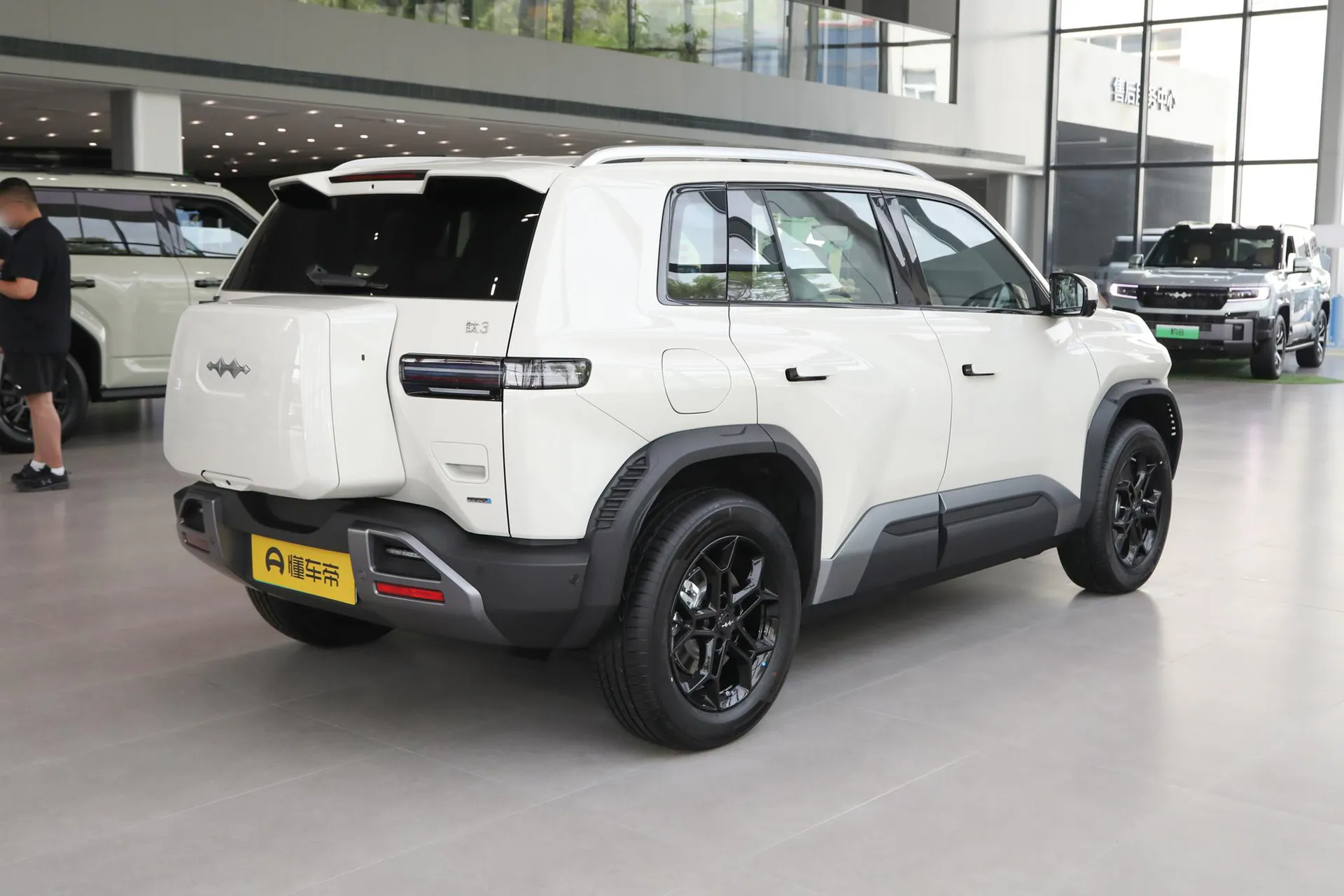  Titanium 3 501 KM RWD Pro
