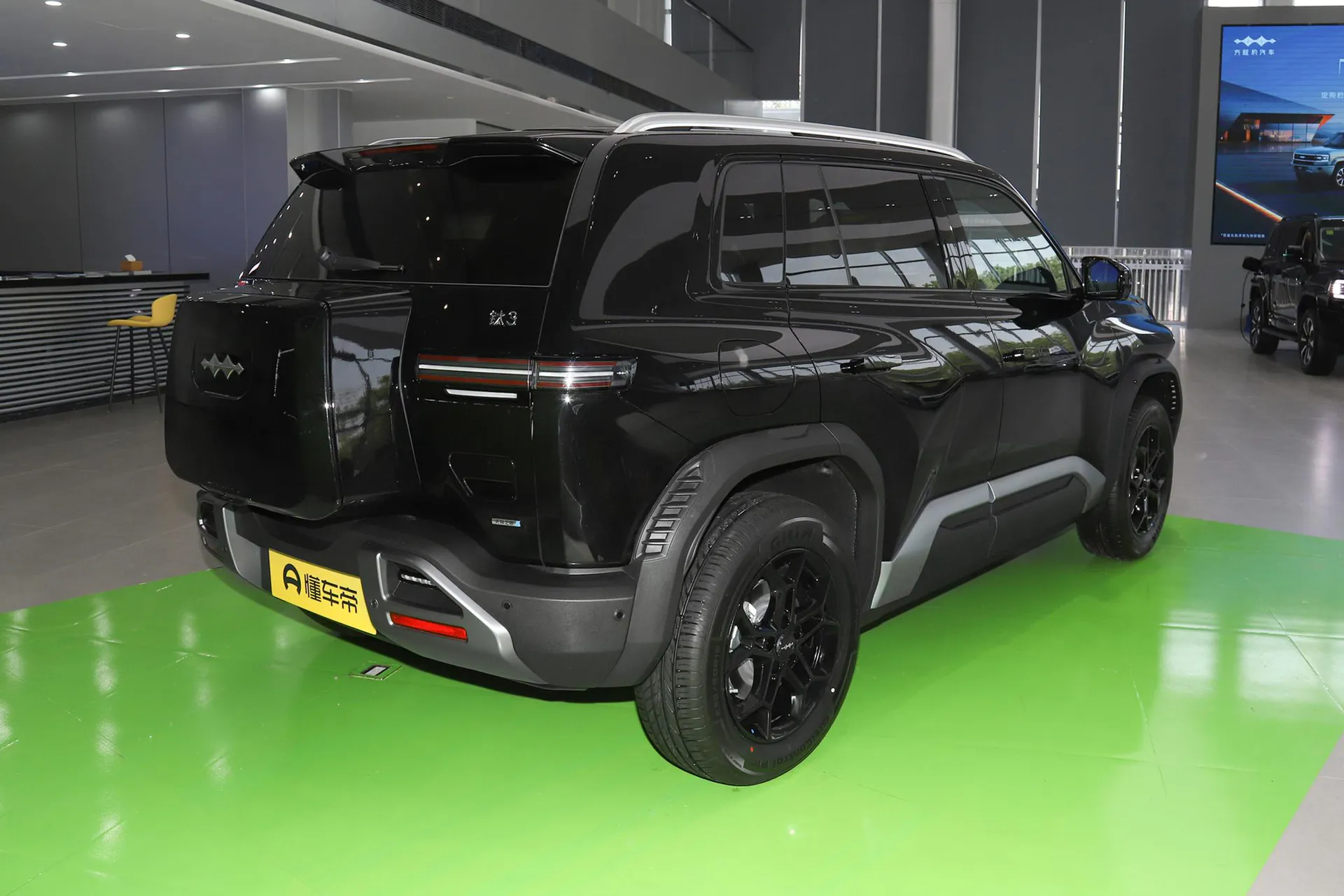  Titanium 3 501 KM RWD Max